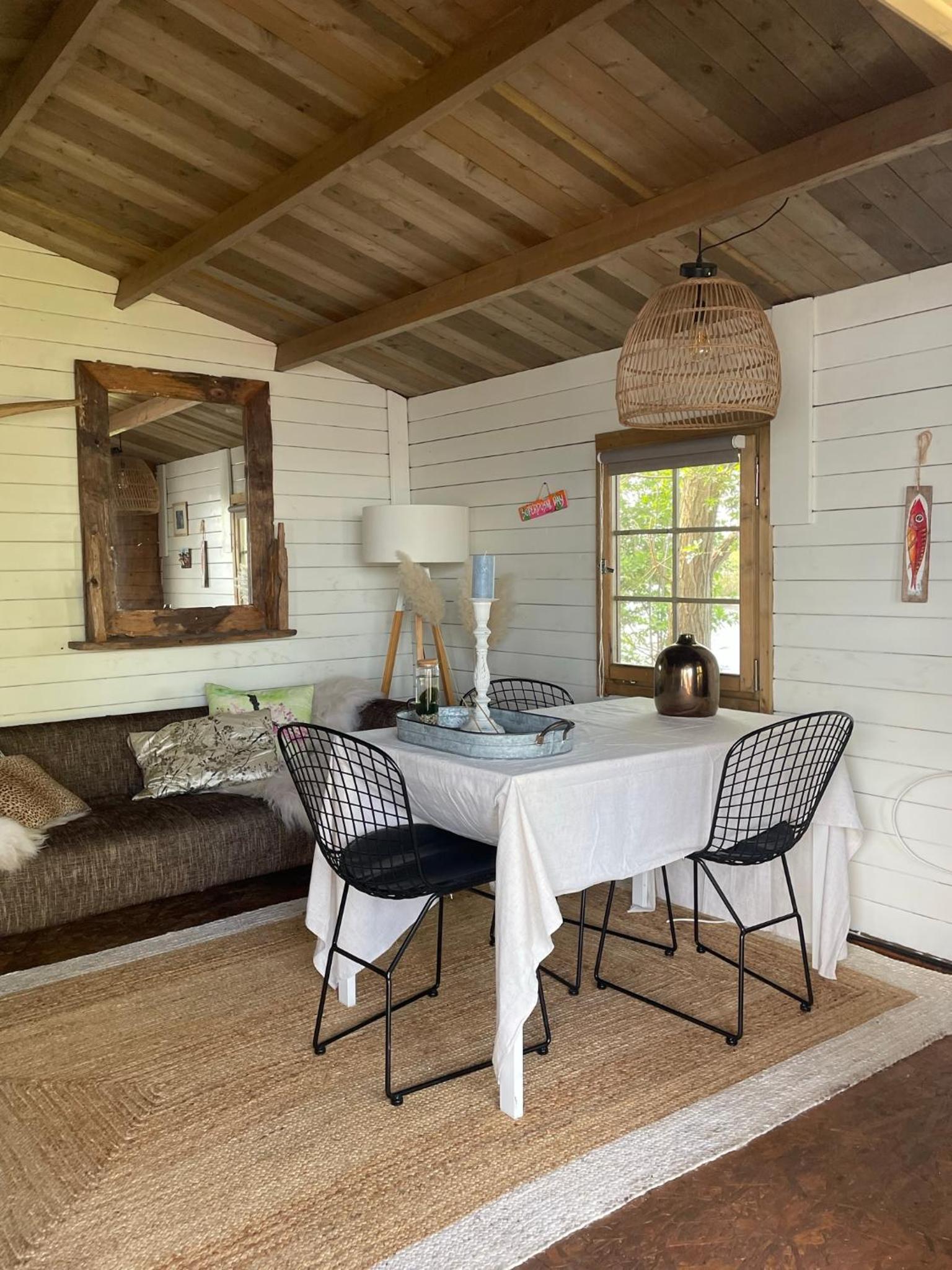 Luxury Experience in Off The Grid Lodge at an Amazing Lake Vinkeveense Plassen
