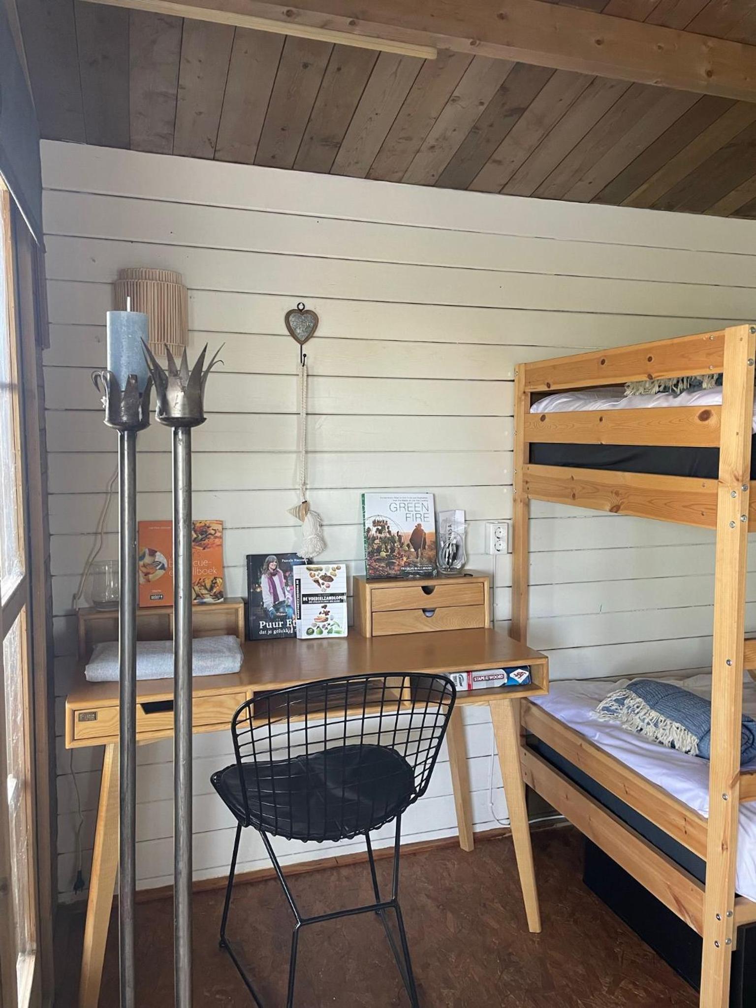 Luxury Experience in Off The Grid Lodge at an Amazing Lake Vinkeveense Plassen