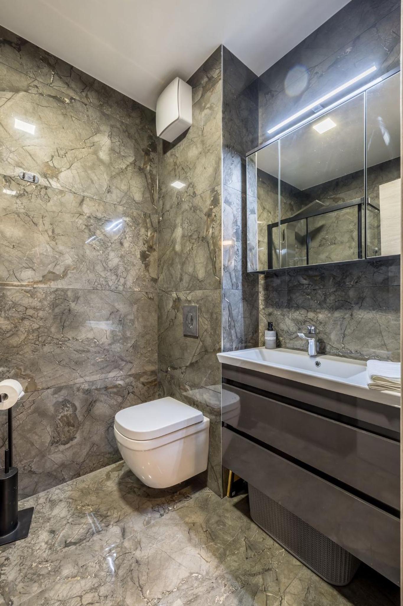 Blue Luxury Apartment photo 4