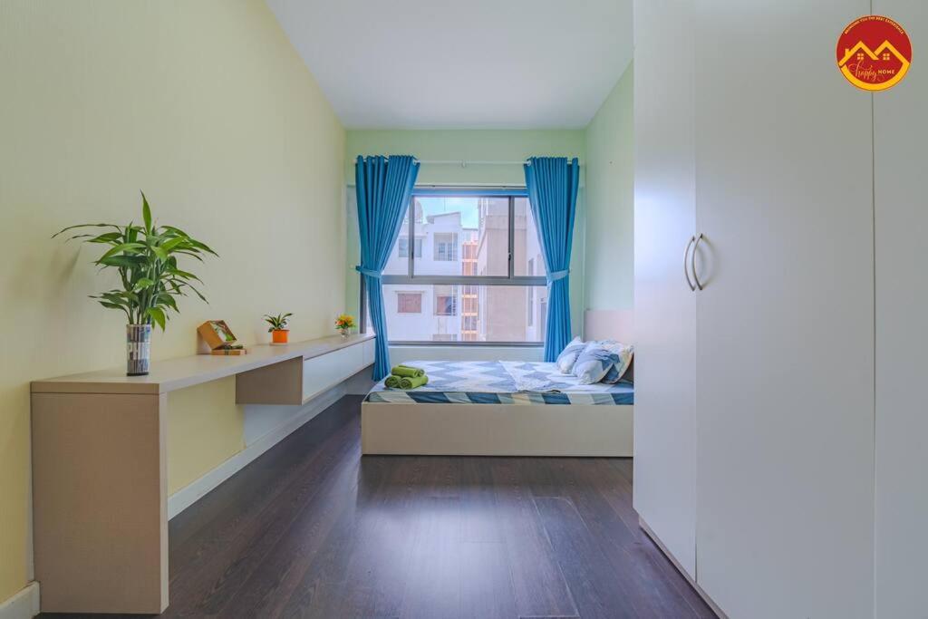 Apartment 2Br near Tan Son Nhat airport - Luxury
