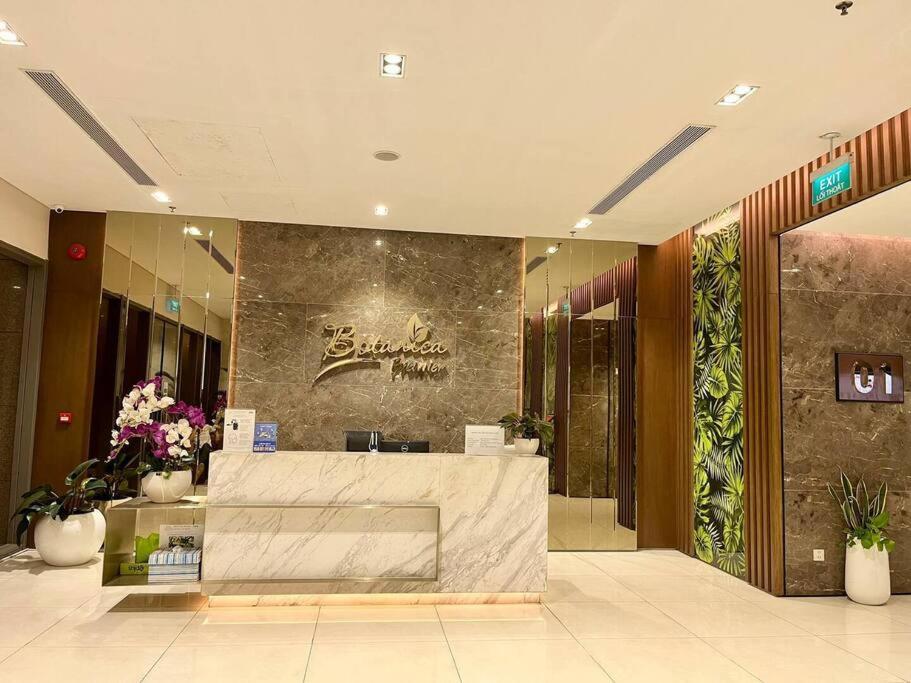 Apartment 2Br near Tan Son Nhat airport - Luxury