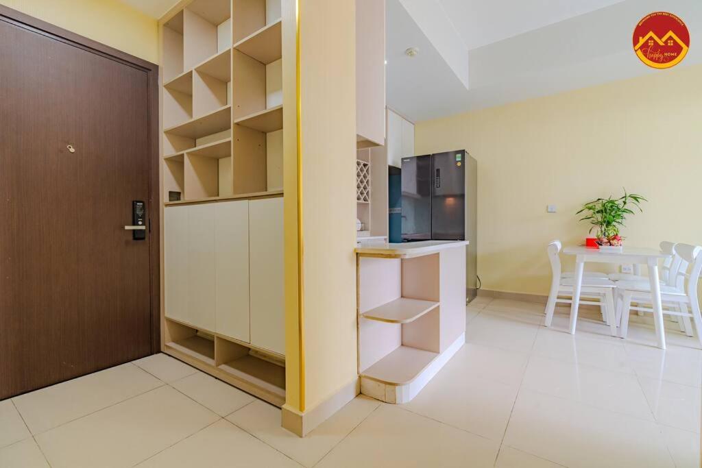 Apartment 2Br near Tan Son Nhat airport - Luxury