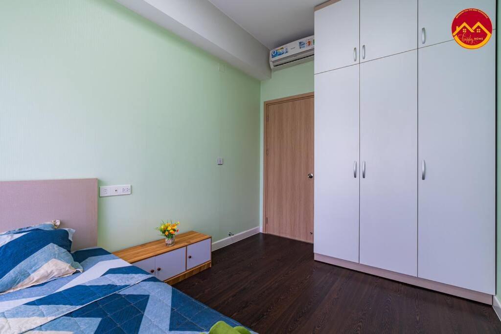 Apartment 2Br near Tan Son Nhat airport - Luxury