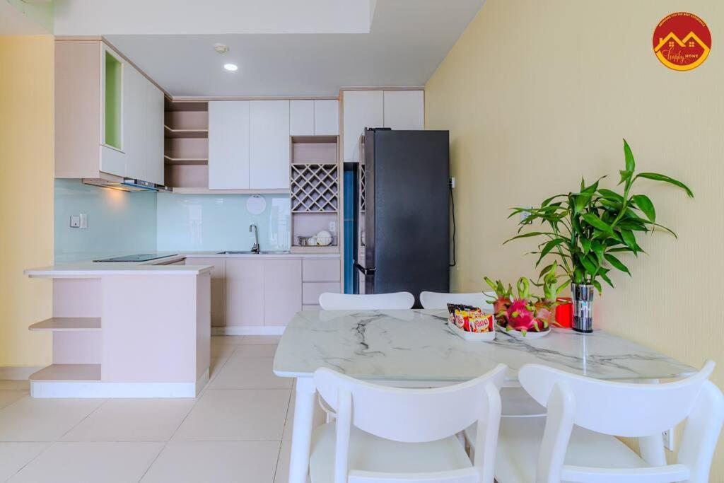 Apartment 2Br near Tan Son Nhat airport - Luxury