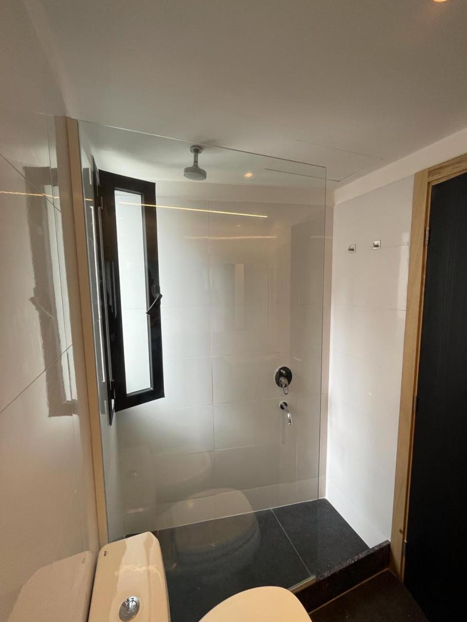 Moderno Monoambiente Plaza Rocha By Lofter