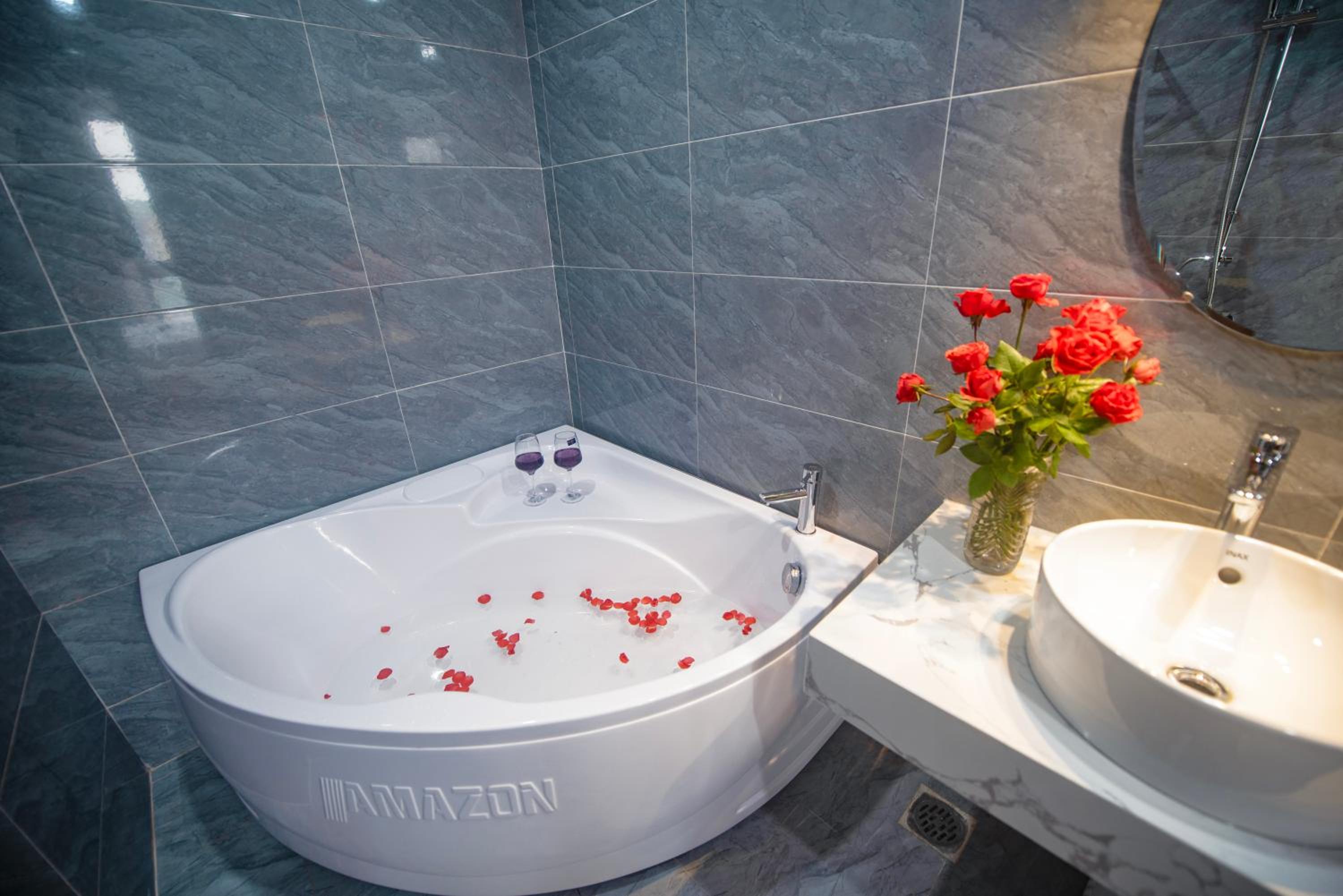 Confetti Apartment Nguyễn Công Trứ