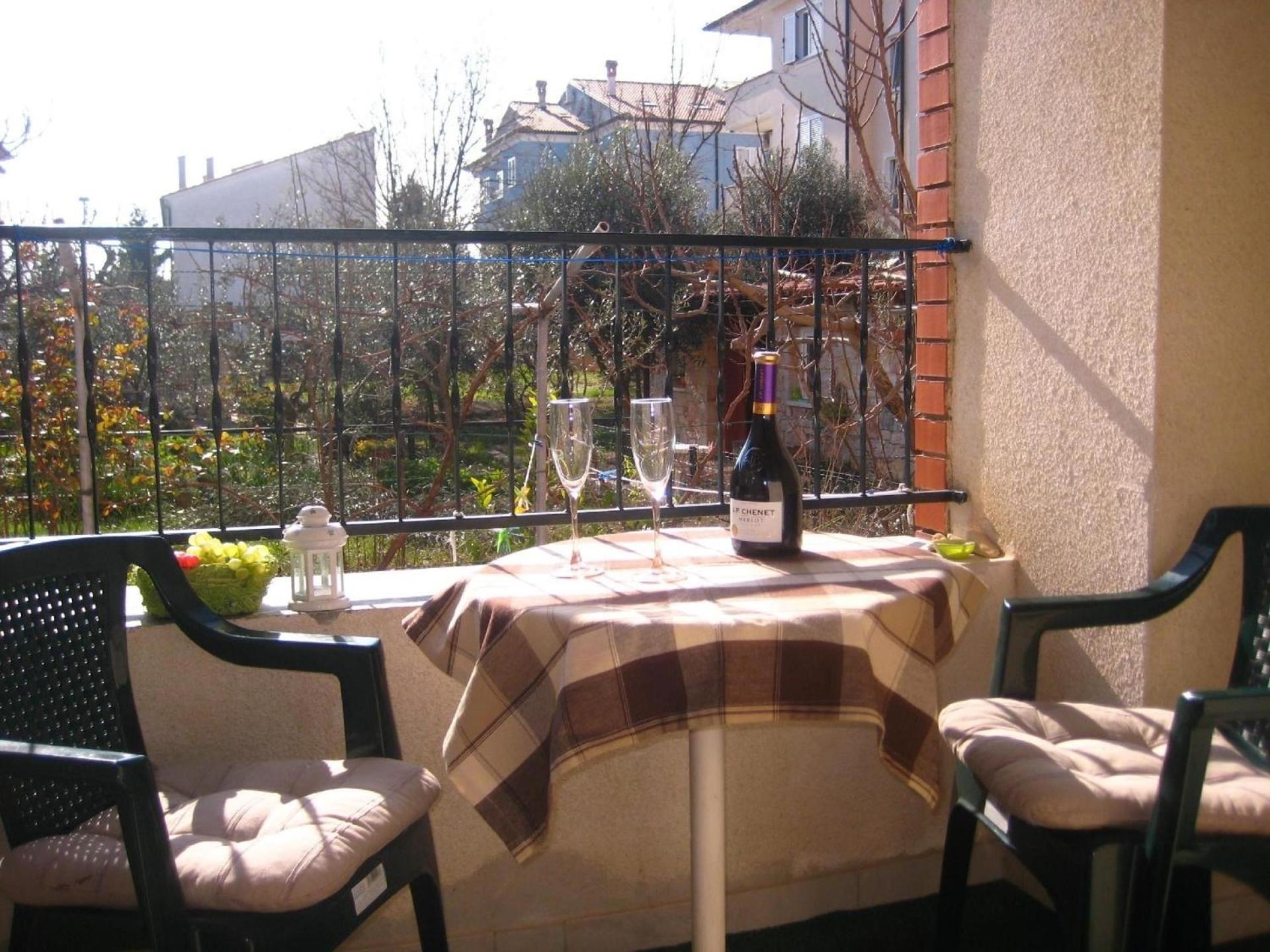 Studio für drei Personen mit privatem Balkon view 4
