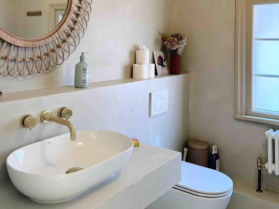 Luxury City Centre Townhouse - Sleeps 6 view 2