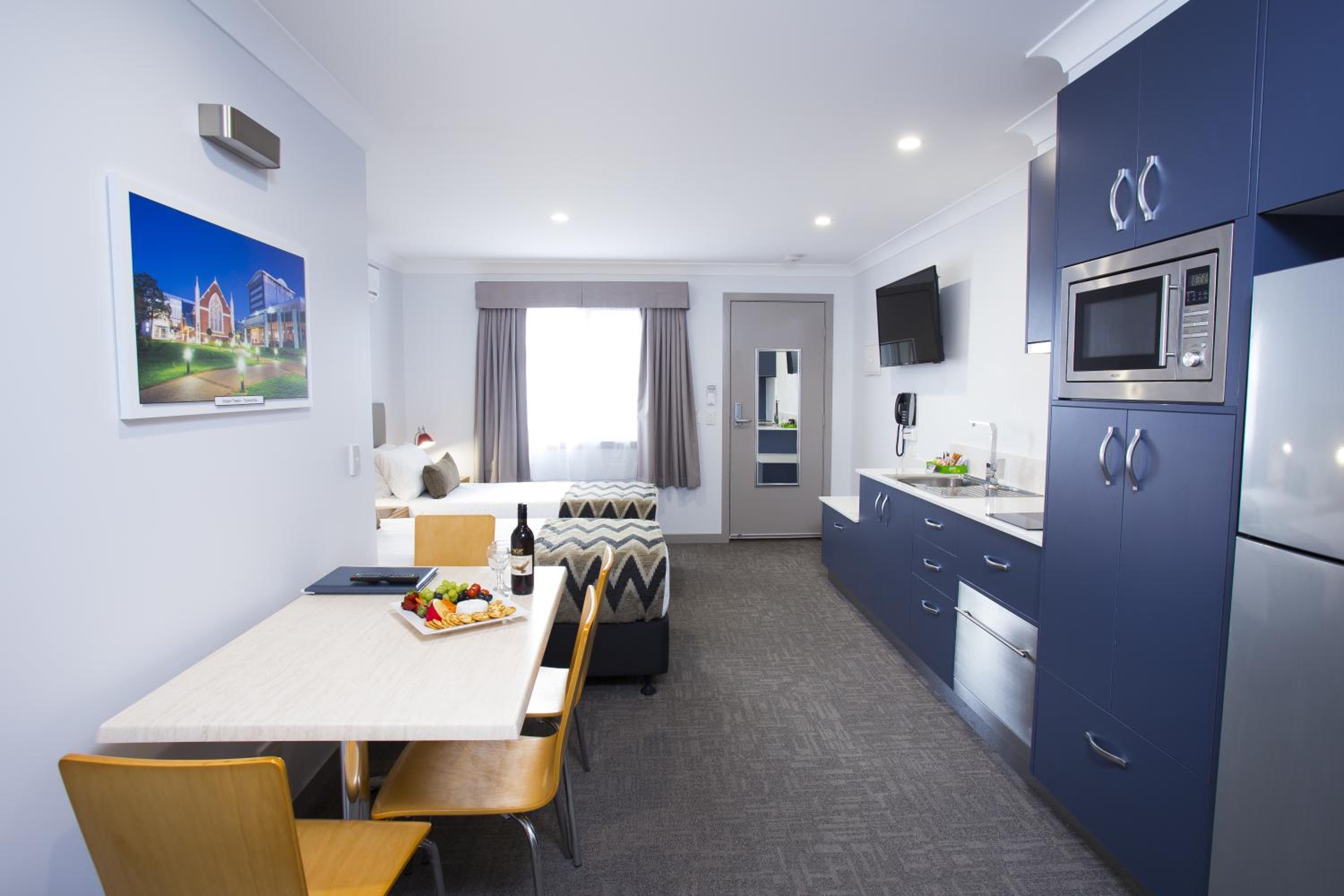 Altitude Motel Apartments