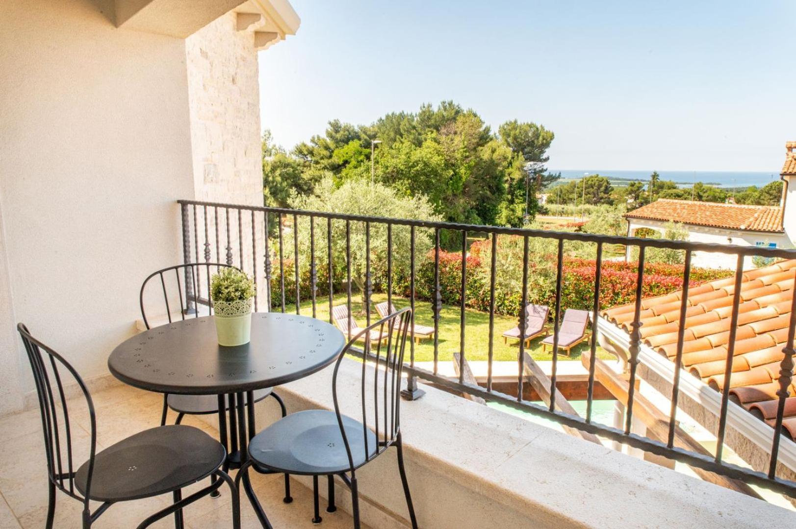 Beautiful Villa Torre I with whirlpool in Tar
