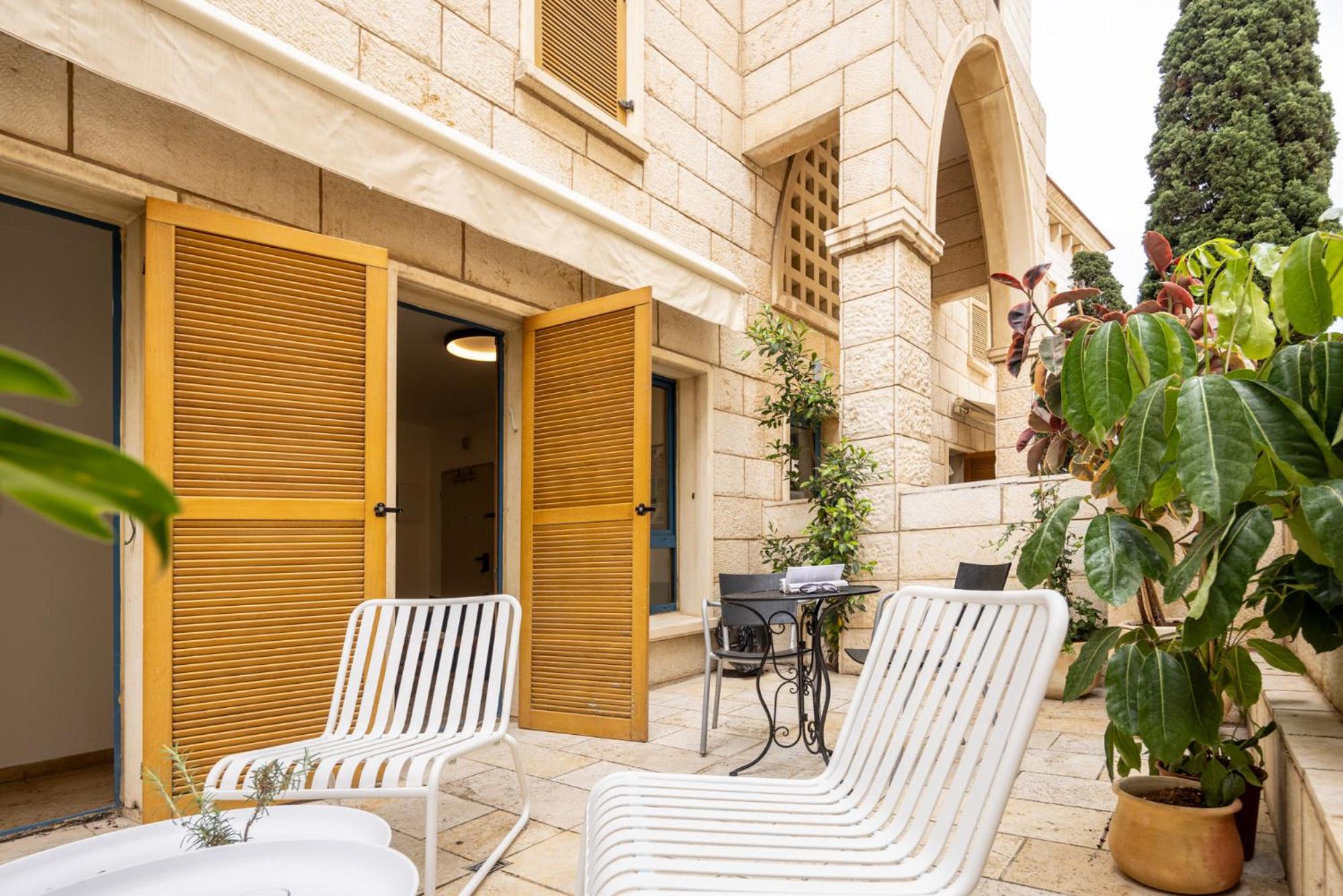 Andromedas Charm Old-Jaffa Haven