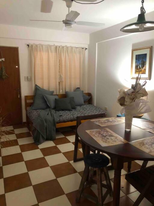 Impecable departamento céntrico.