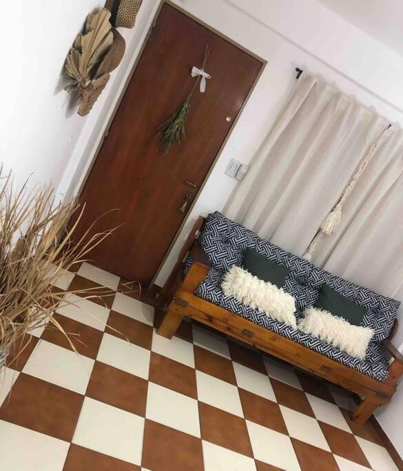 Impecable departamento céntrico.
