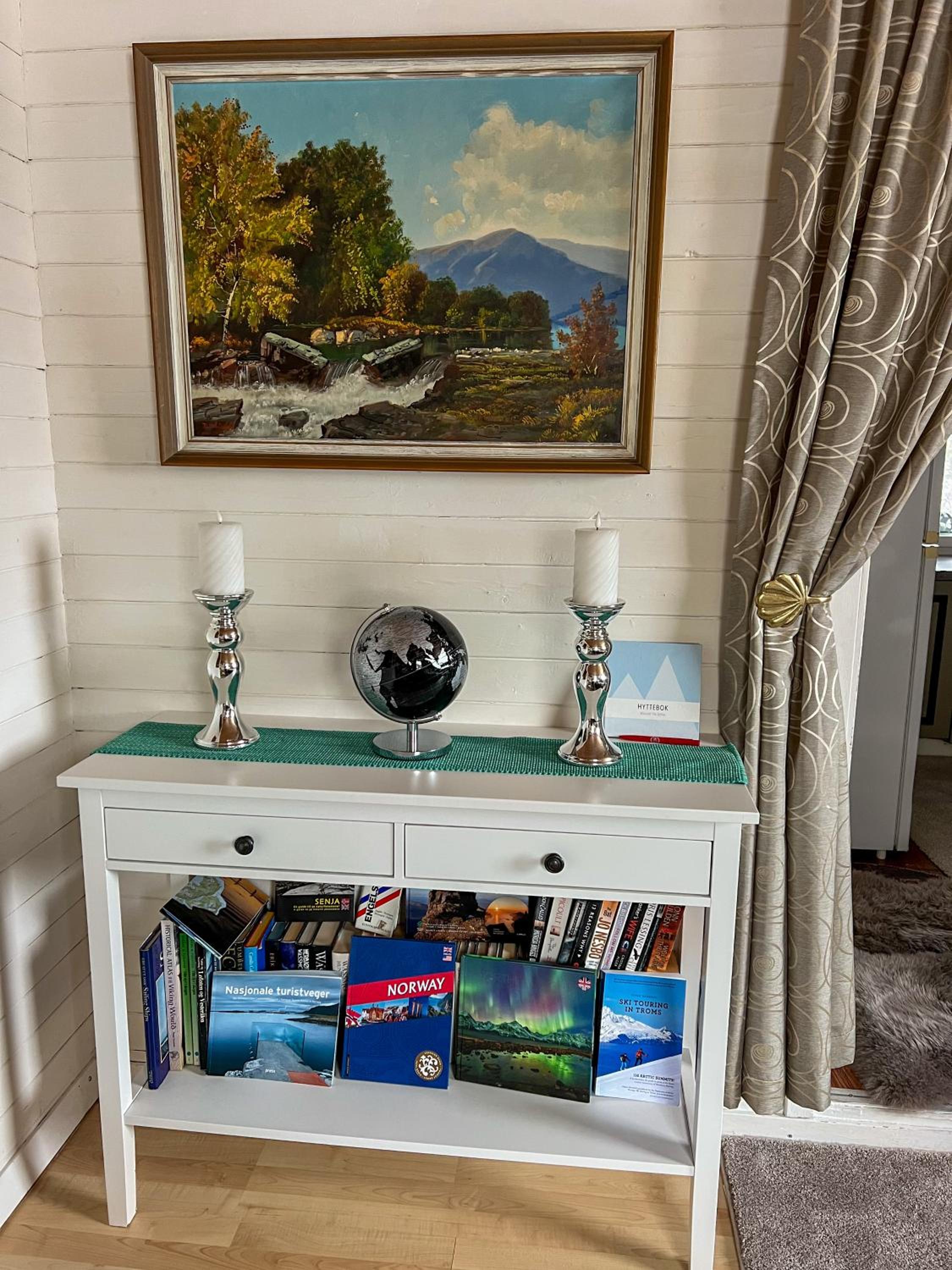Senja - Charming cottage by the sea with terrace and fantastic view