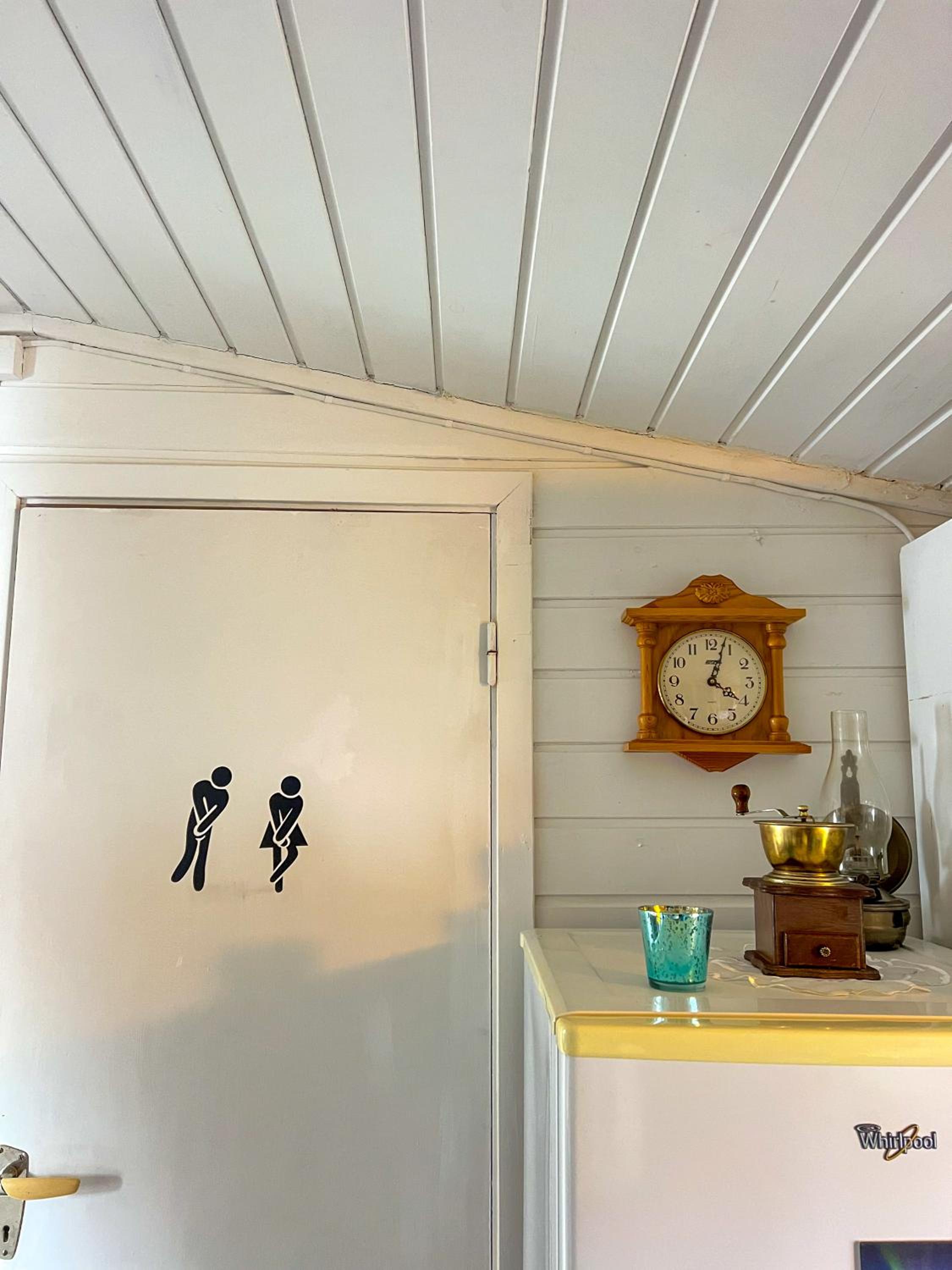 Senja - Charming cottage by the sea with terrace and fantastic view