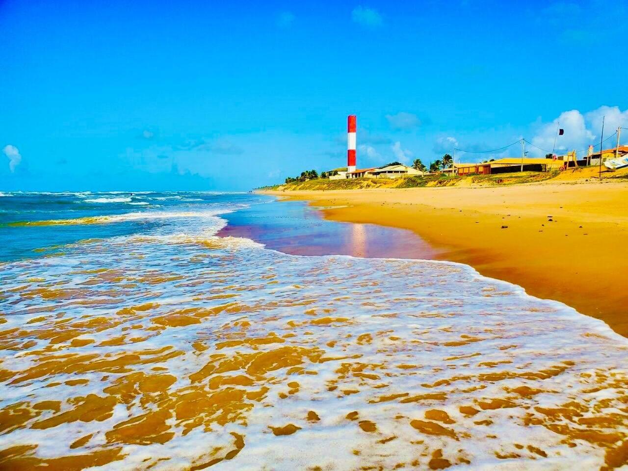 Apartamento amplo de frente para o mar em Resort