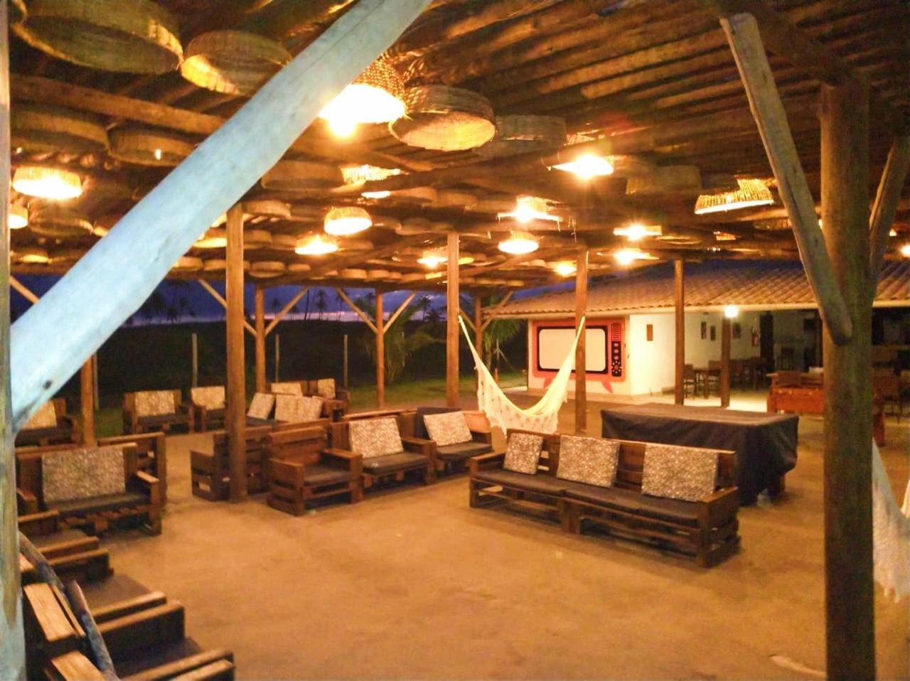 Apartamento amplo de frente para o mar em Resort