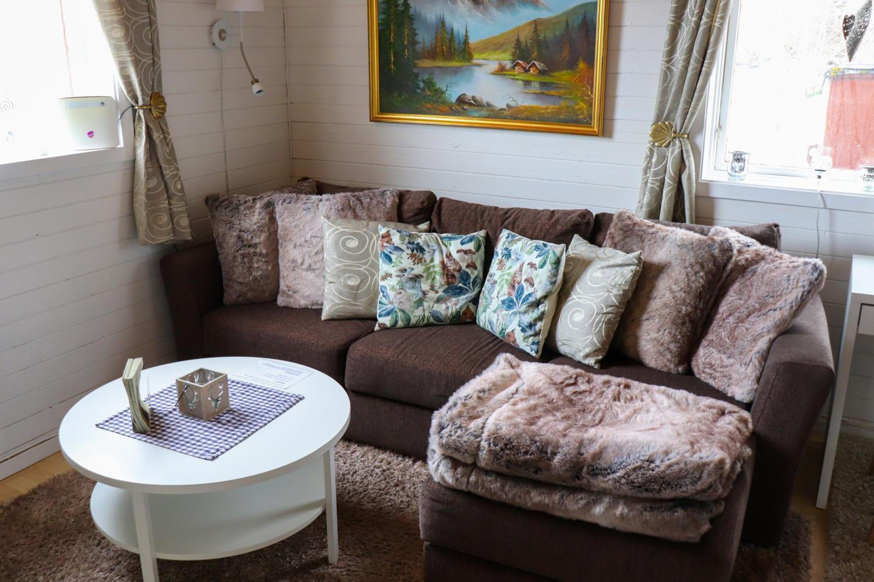 Senja - Charming cottage by the sea with terrace and fantastic view