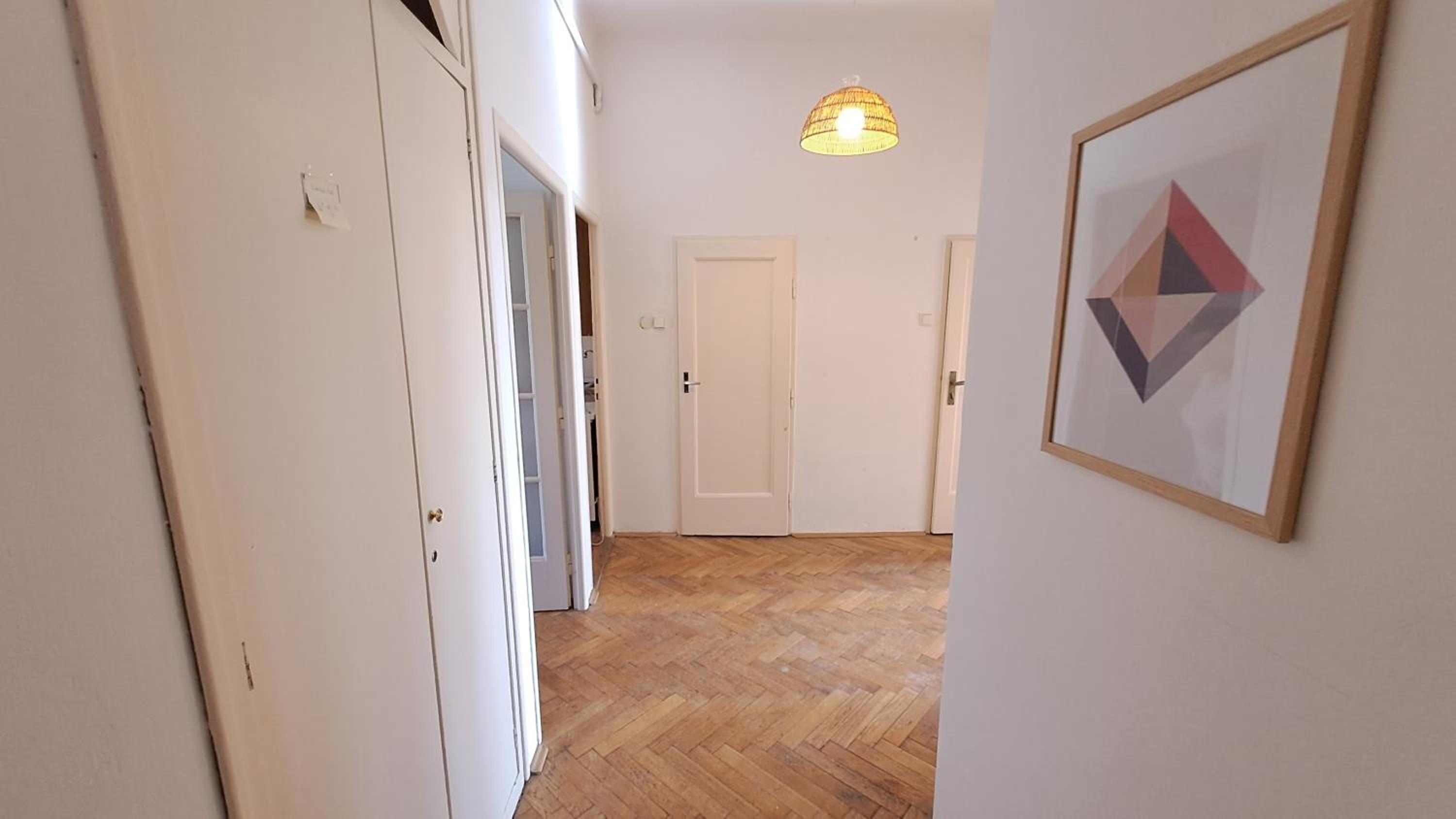 Na Slupi Sanctuary: Serene 2-Bedroom Getaway Prague