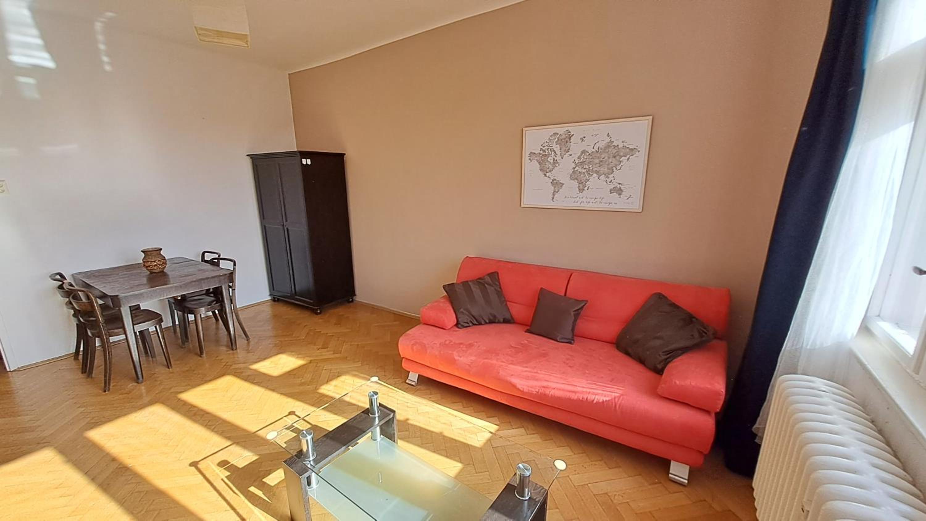 Na Slupi Sanctuary: Serene 2-Bedroom Getaway Prague