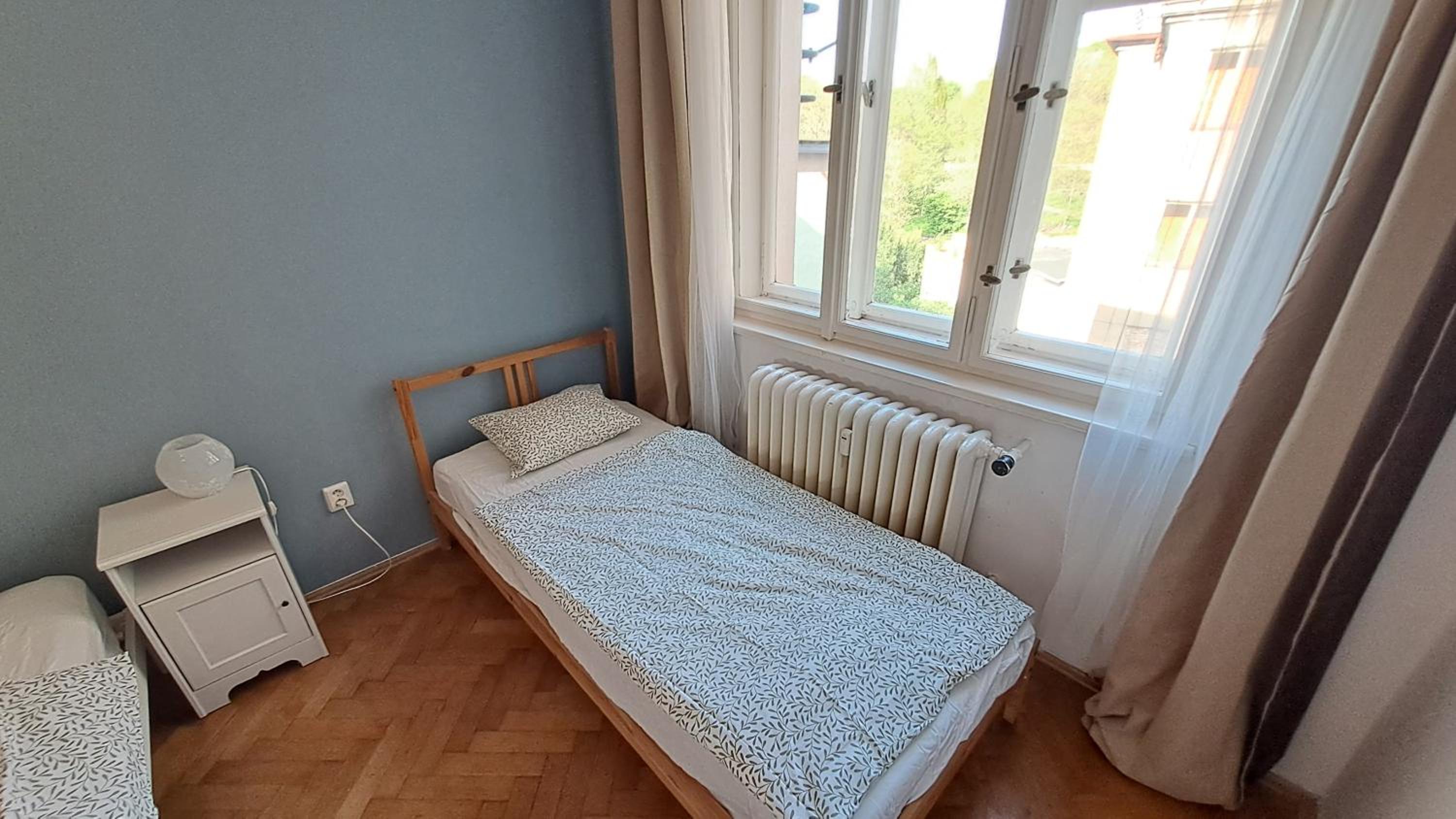 Na Slupi Sanctuary: Serene 2-Bedroom Getaway Prague