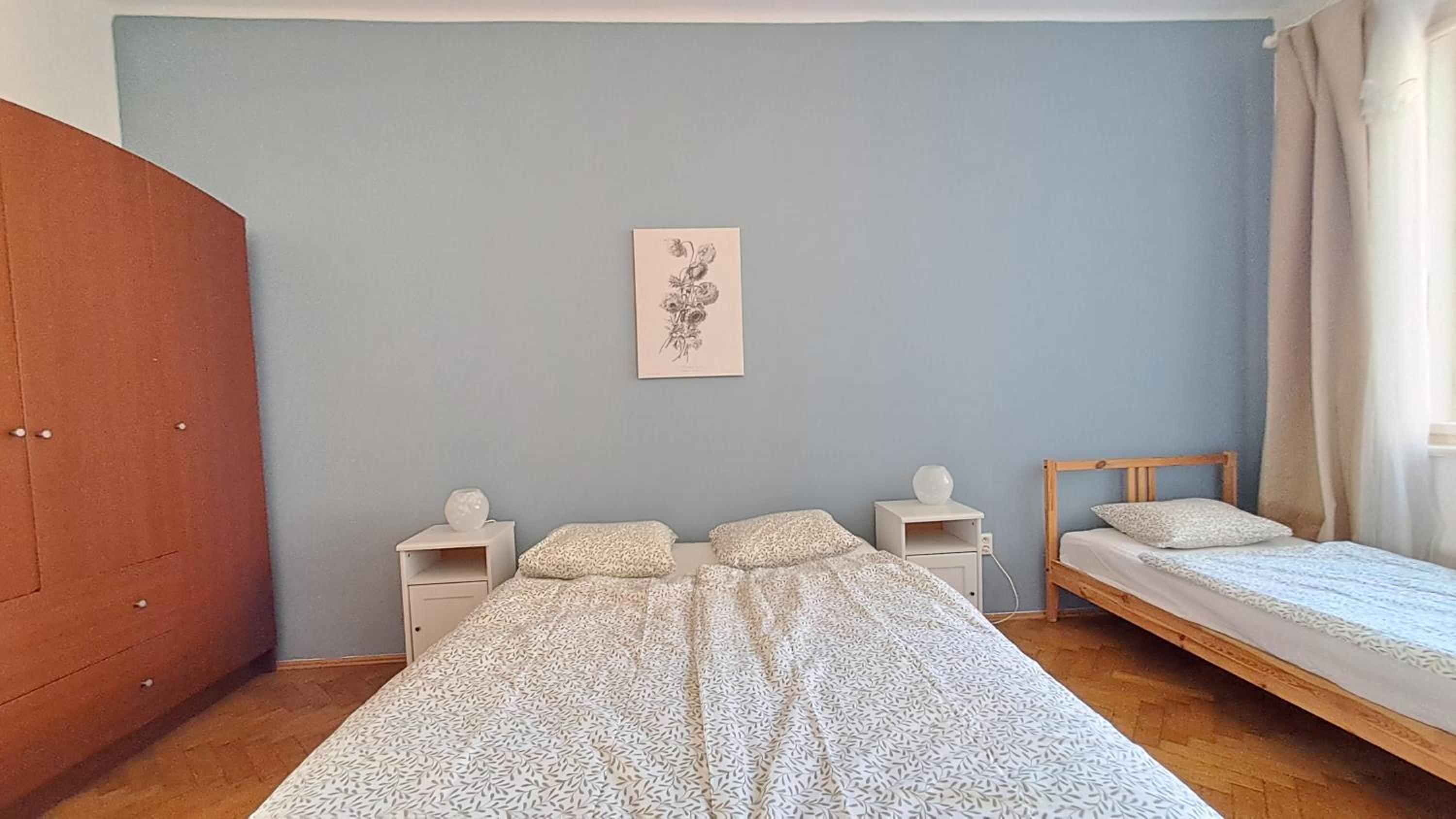 Na Slupi Sanctuary: Serene 2-Bedroom Getaway Prague
