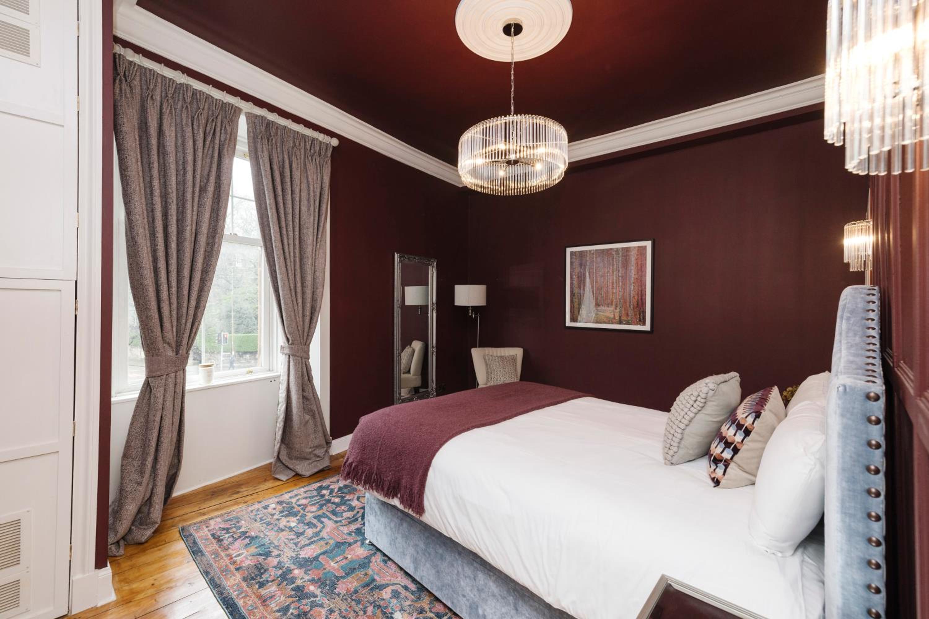JOIVY Stylish Flat near Calton Hill view 3