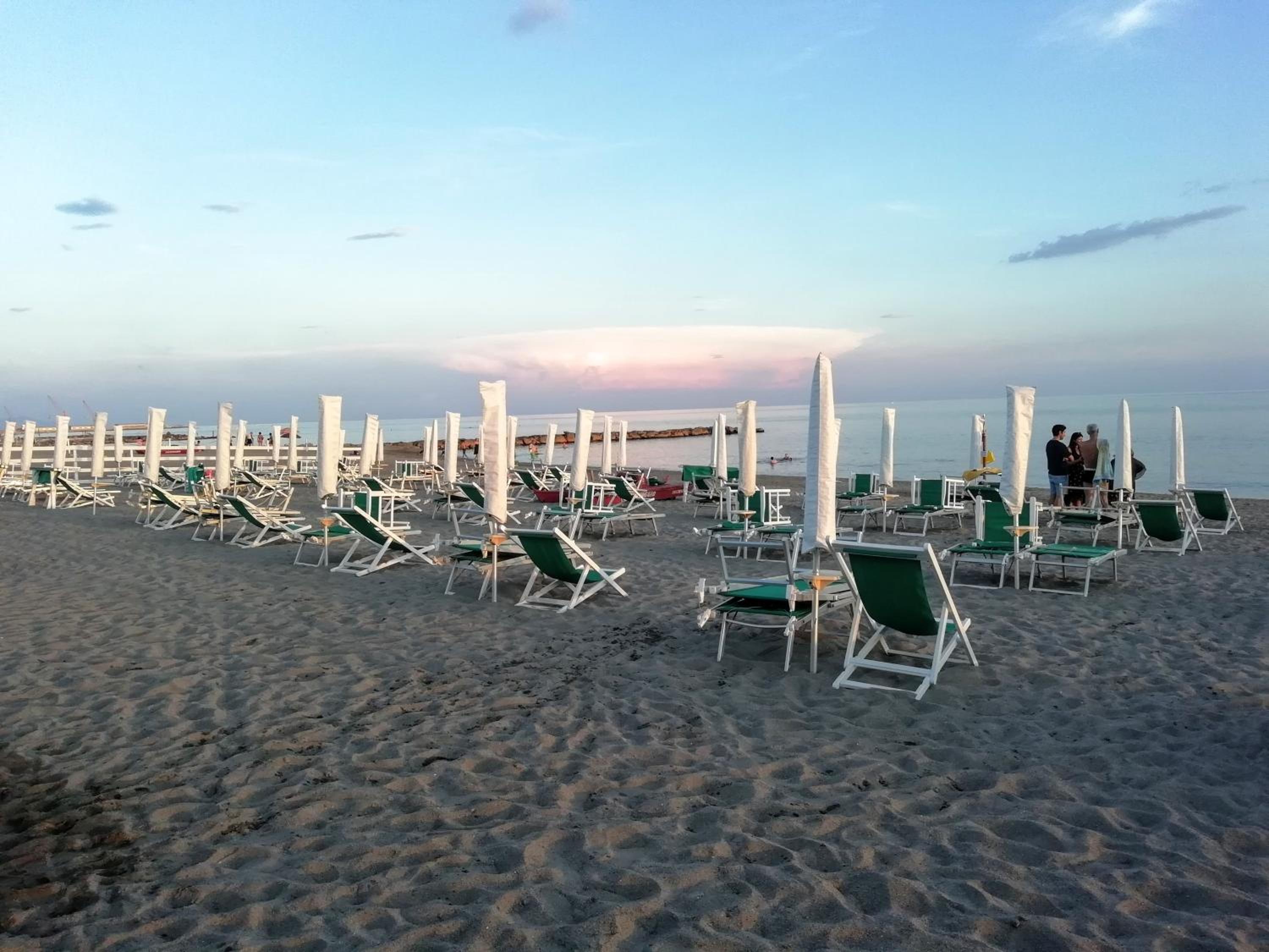 NEW Luxury 2BDR Terrace, Views, AC