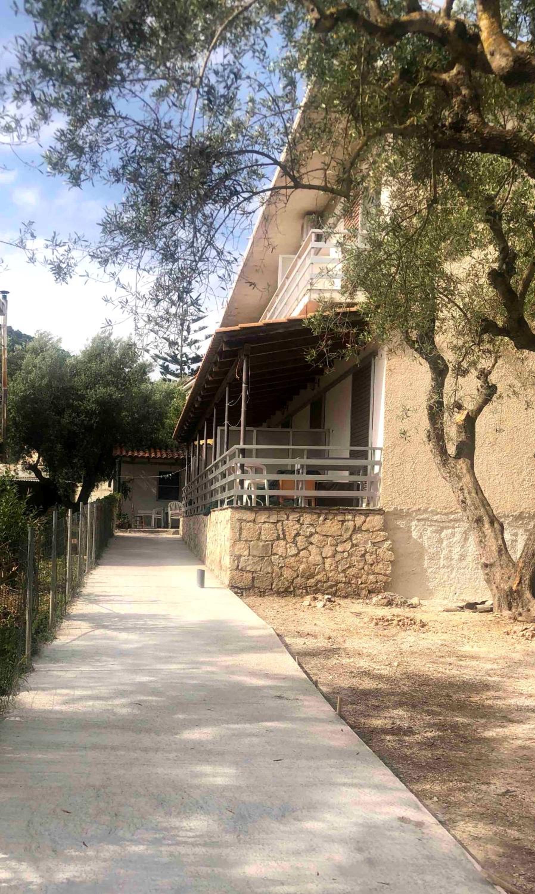 Karavaki apartments