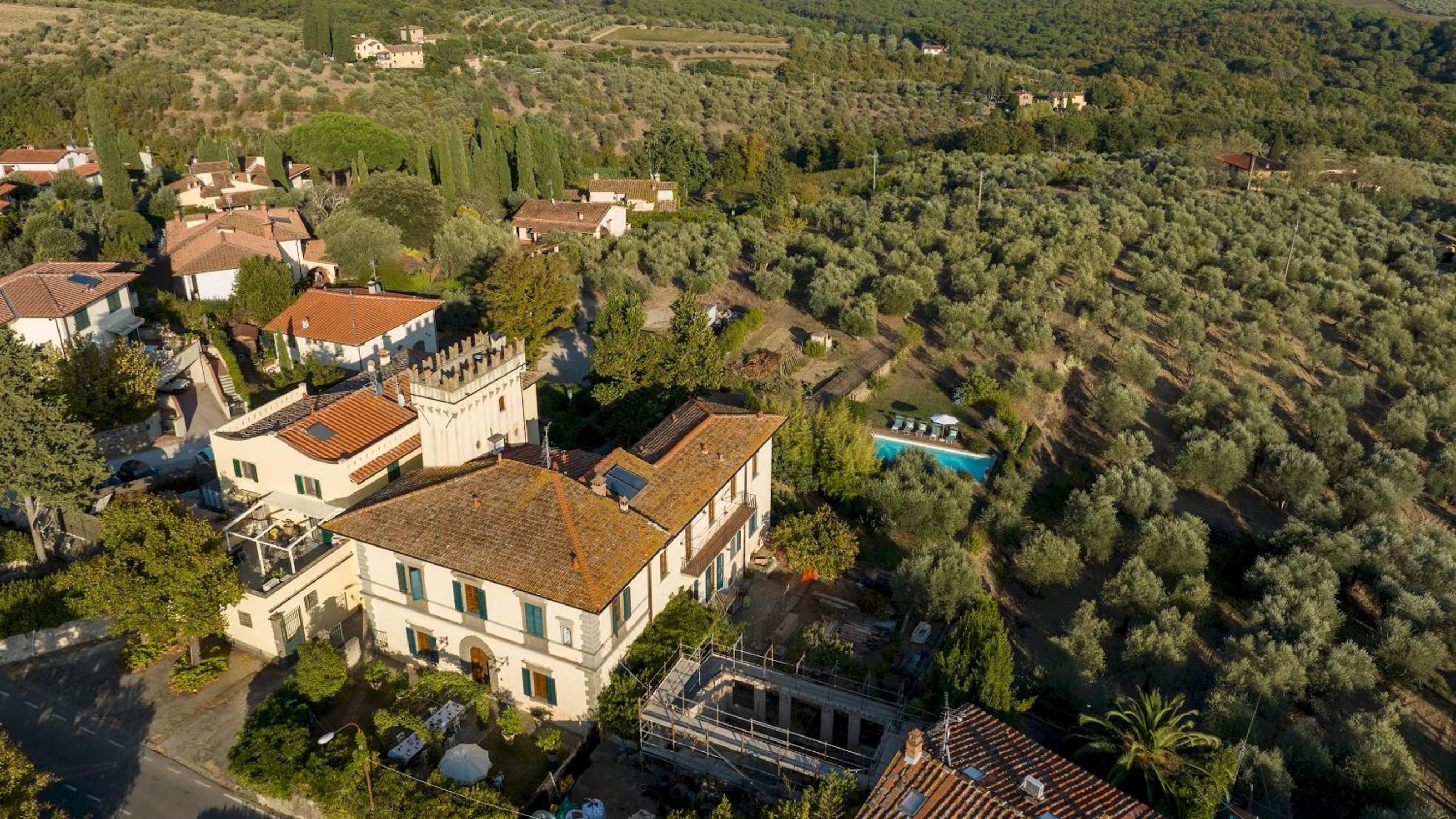 VILLA TREGGIAIA 12&2, Emma Villas