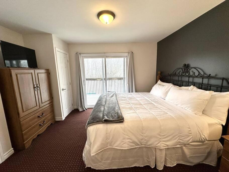 19th Hole Hideaway