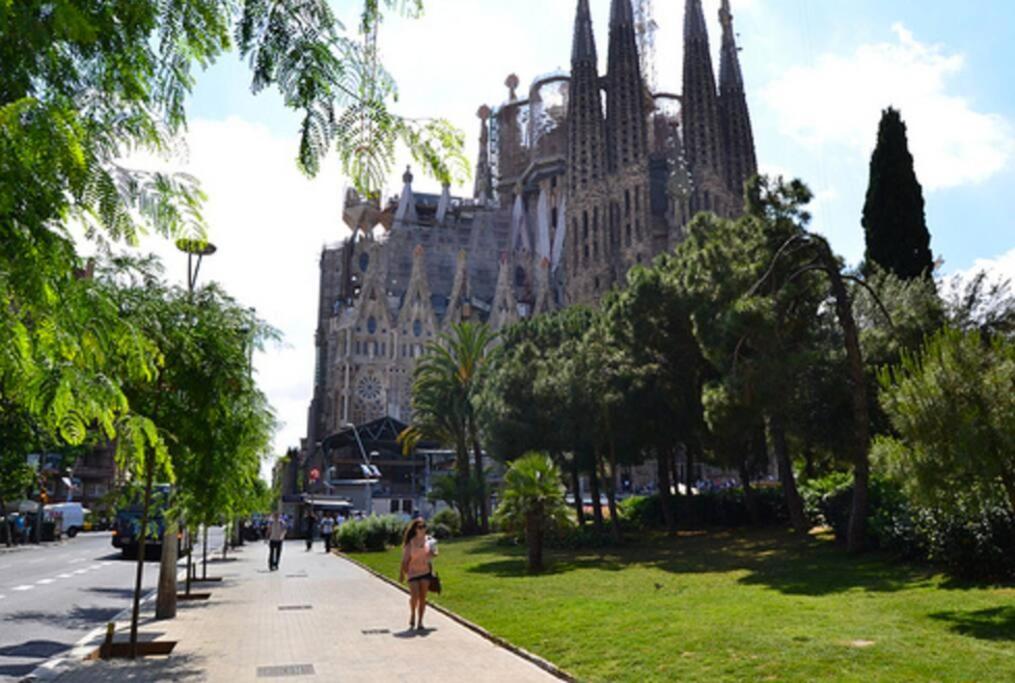 Sagrada Familia ART Apt By MyRentalHost