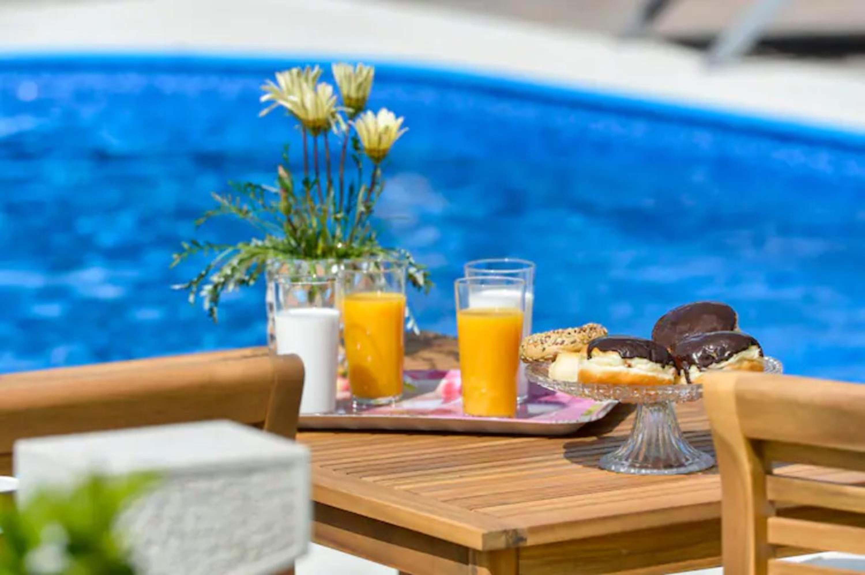 Luxurious Villa with Pool Turcin view 5