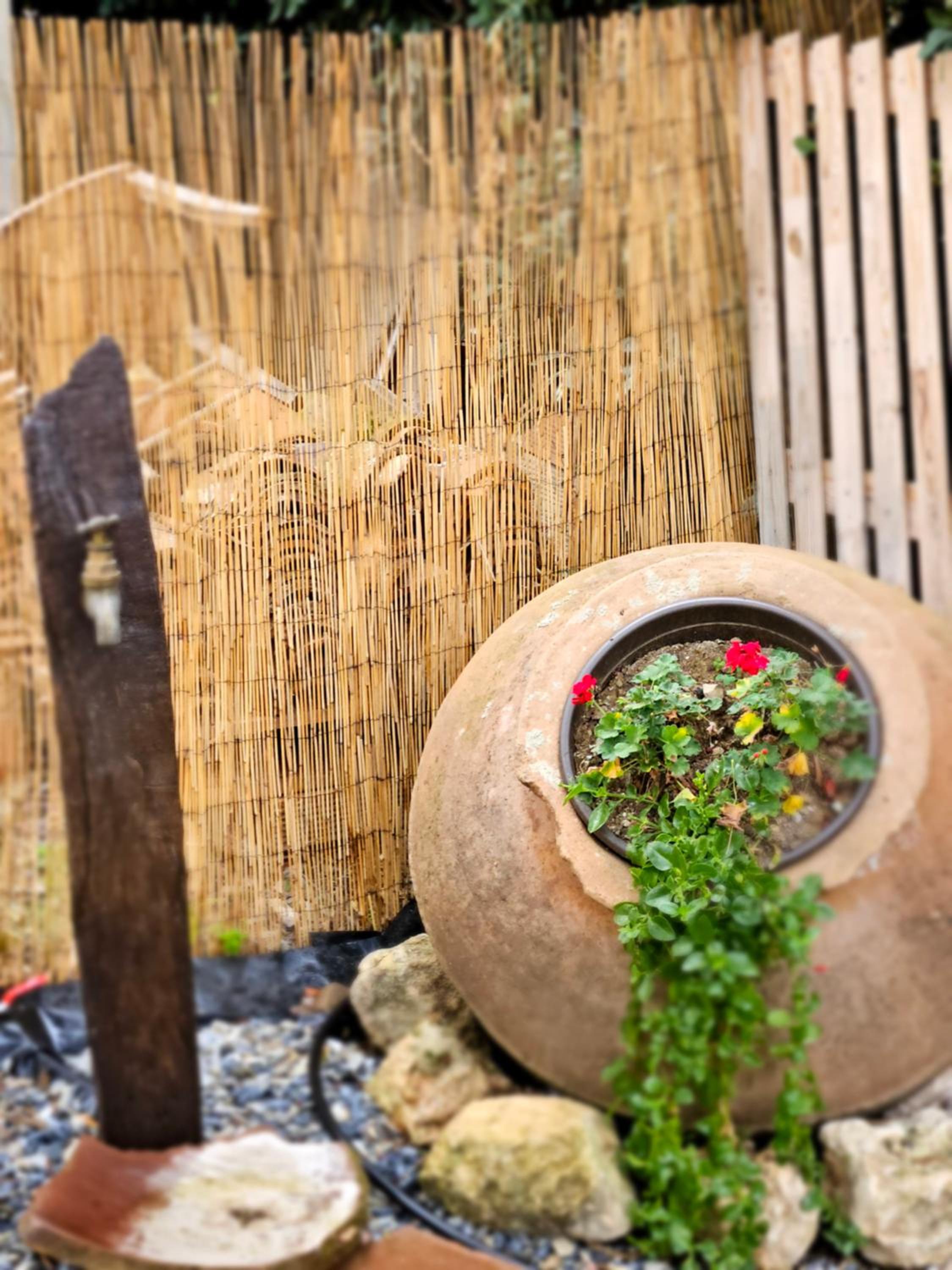 Traditional adobe house in Evrychou with cozy garden and fireplace!