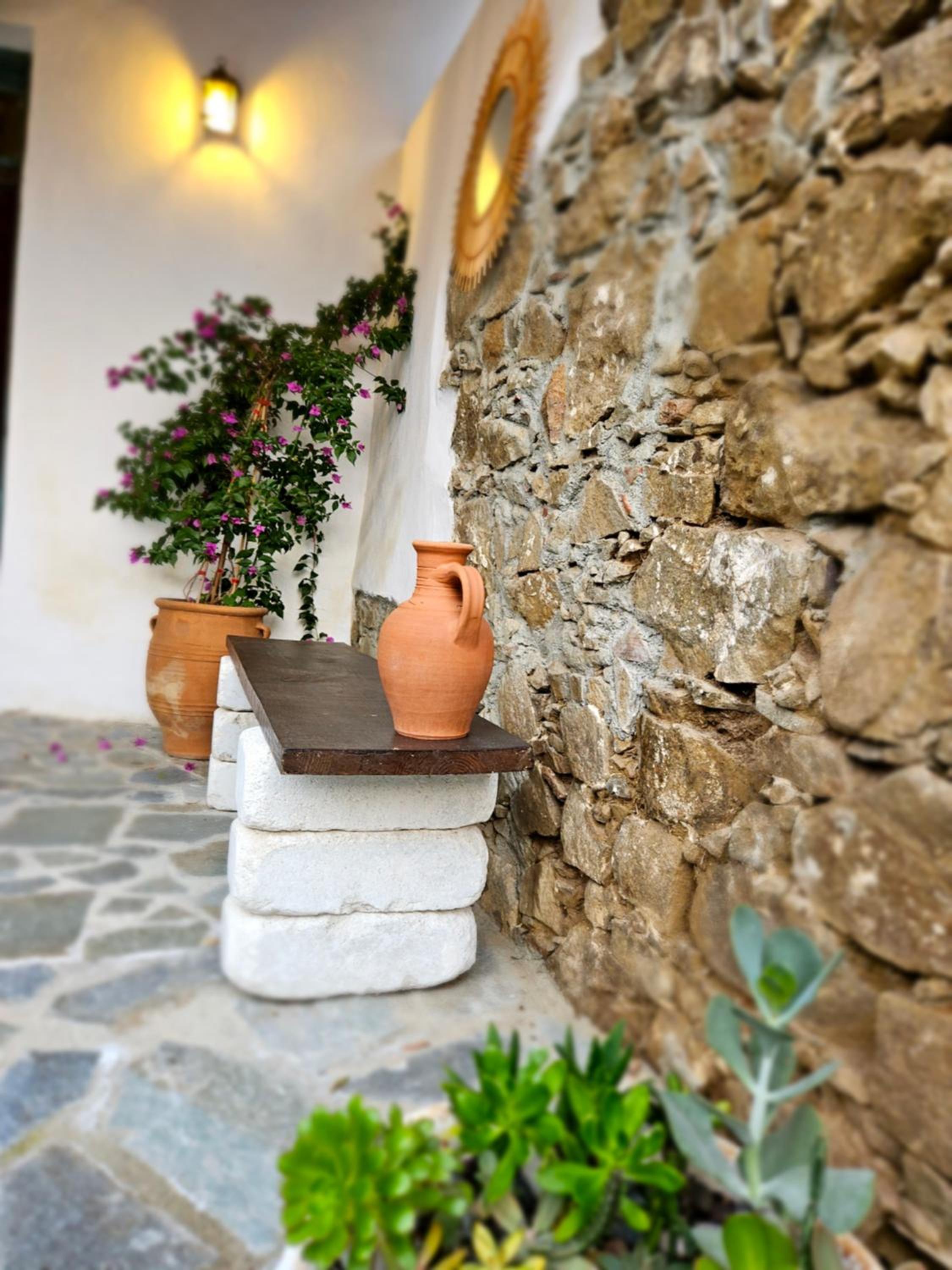 Traditional adobe house in Evrychou with cozy garden and fireplace!