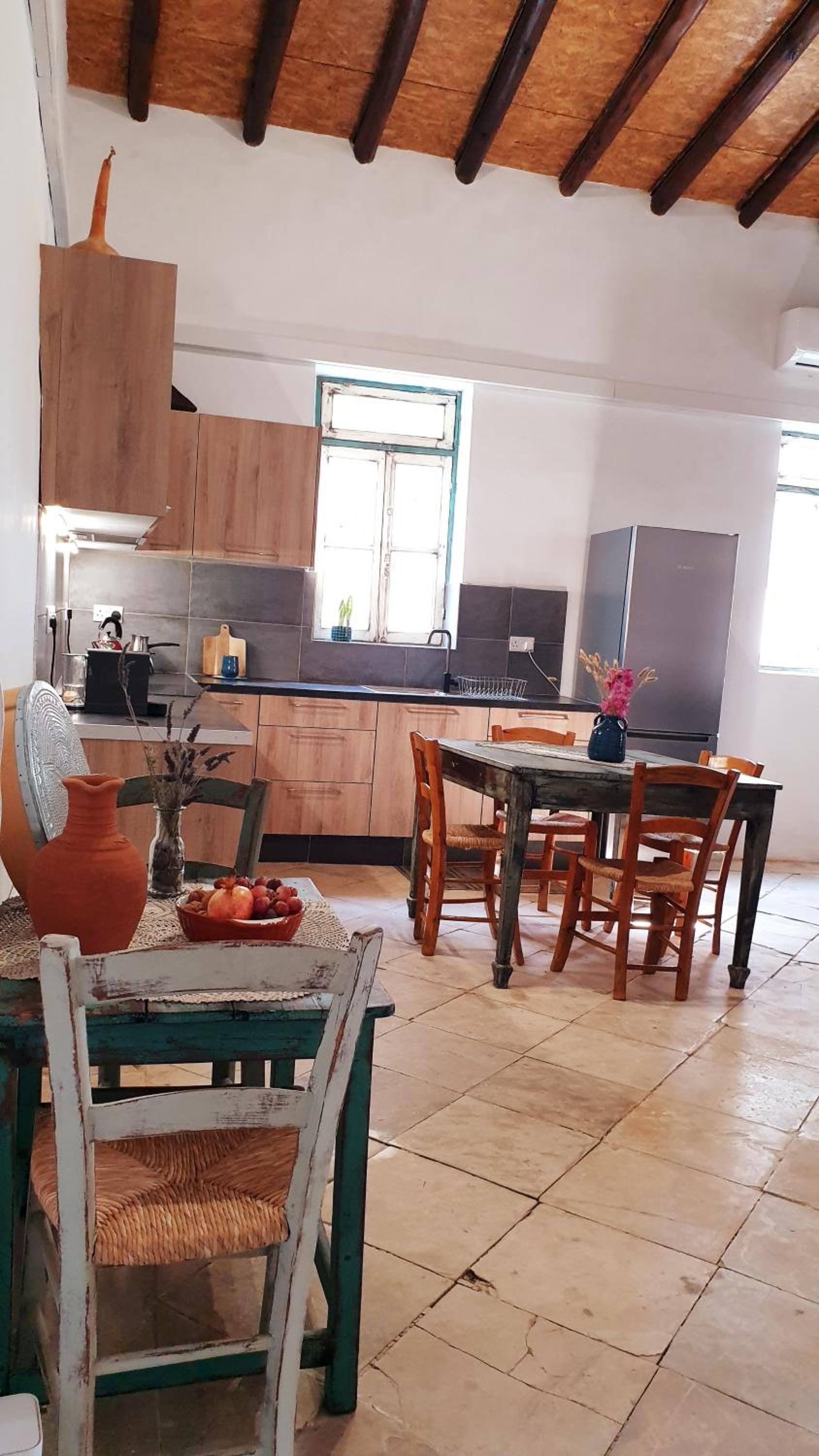 Traditional adobe house in Evrychou with cozy garden and fireplace!