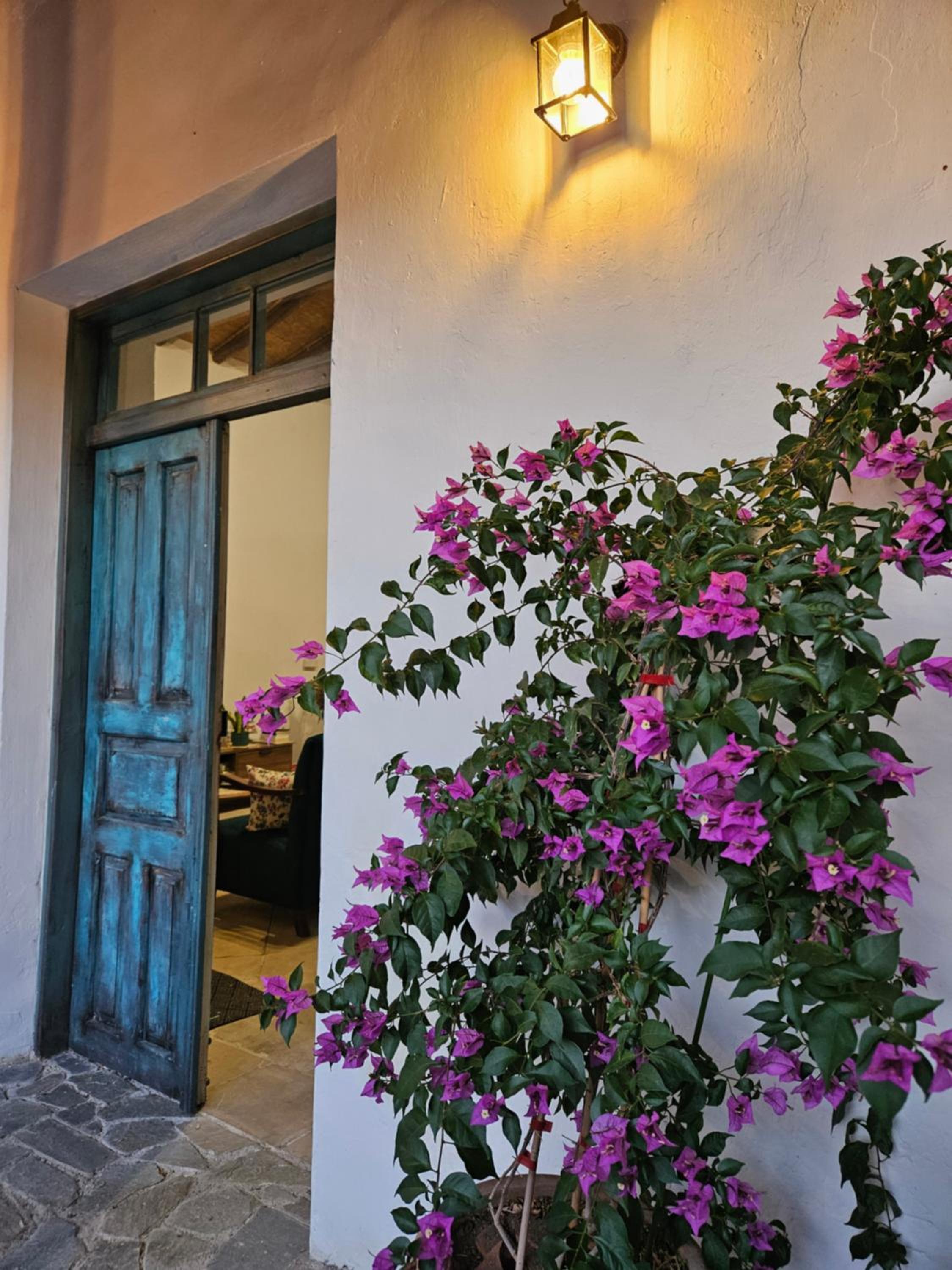 Traditional adobe house in Evrychou with cozy garden and fireplace!