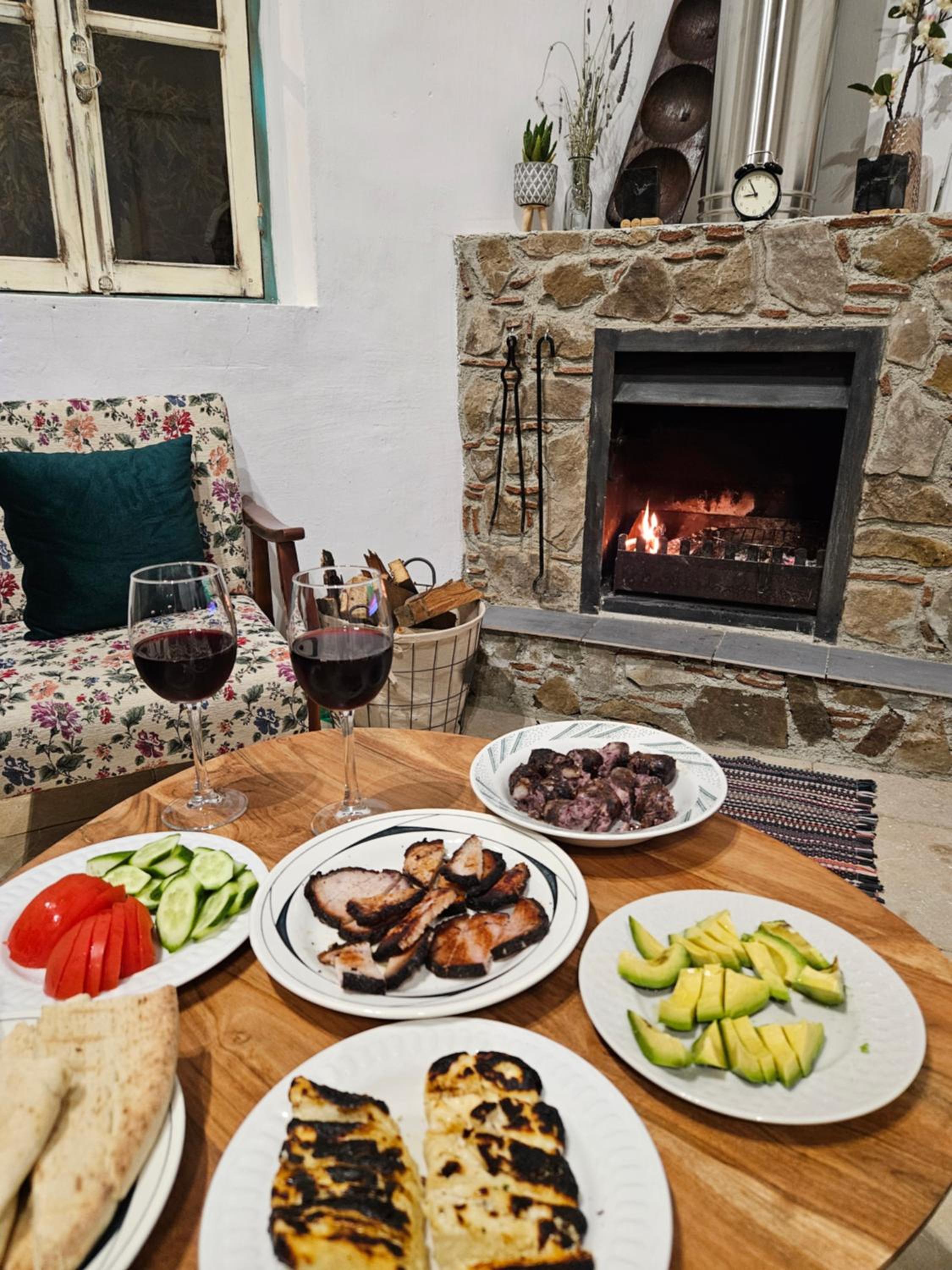 Traditional adobe house in Evrychou with cozy garden and fireplace!