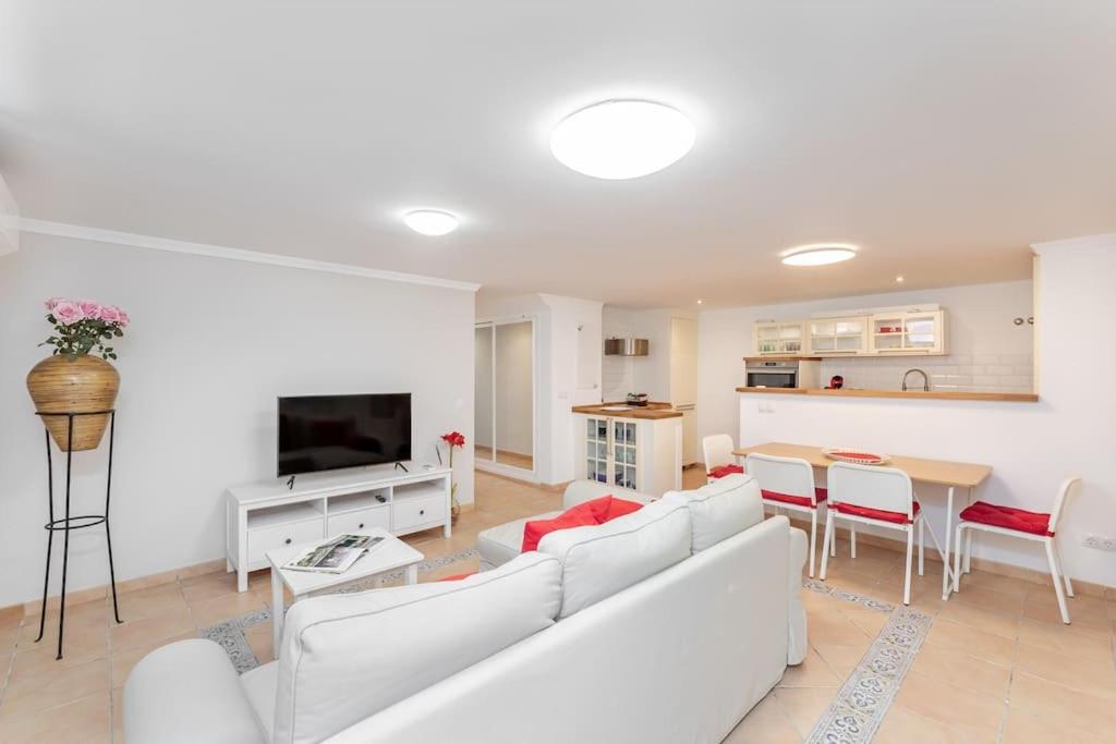Perfect apartment on beach near Estepona RDR340 view 4