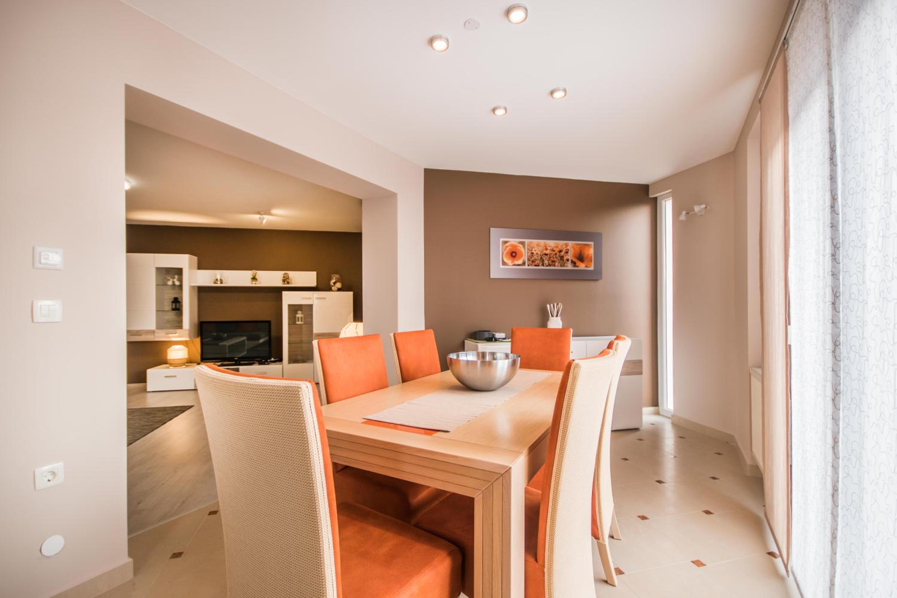 Villa Fabiana, a luxurious and spacious villa, few minutes from the beach view 4