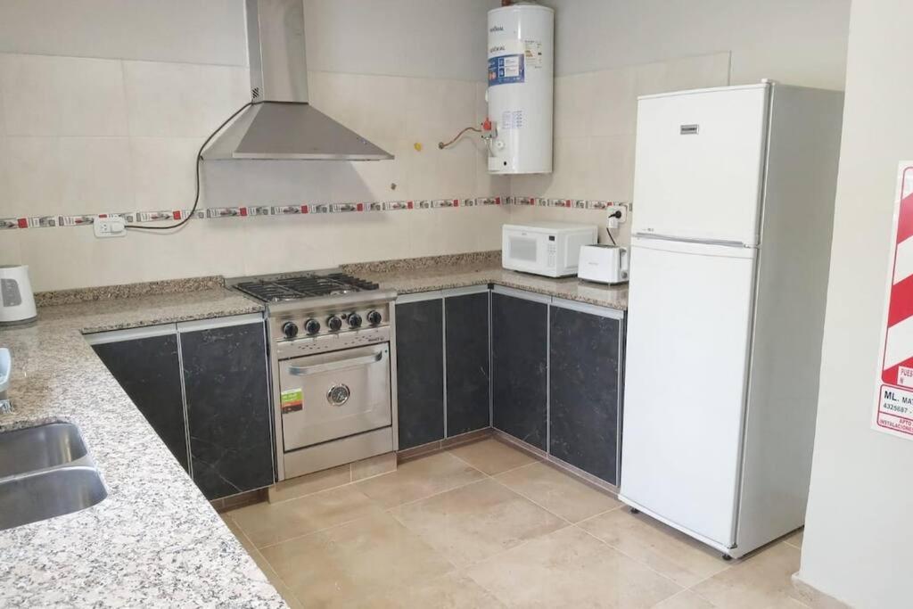 Moderno complejo de 10 suites cerca de Arístides