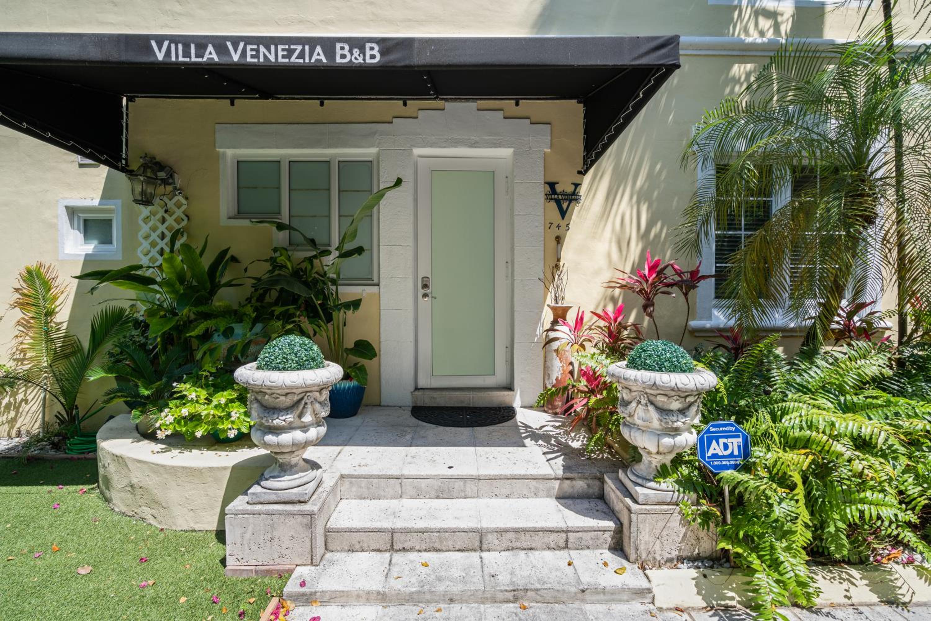 Villa Venezia full house up to 12 guests view 4