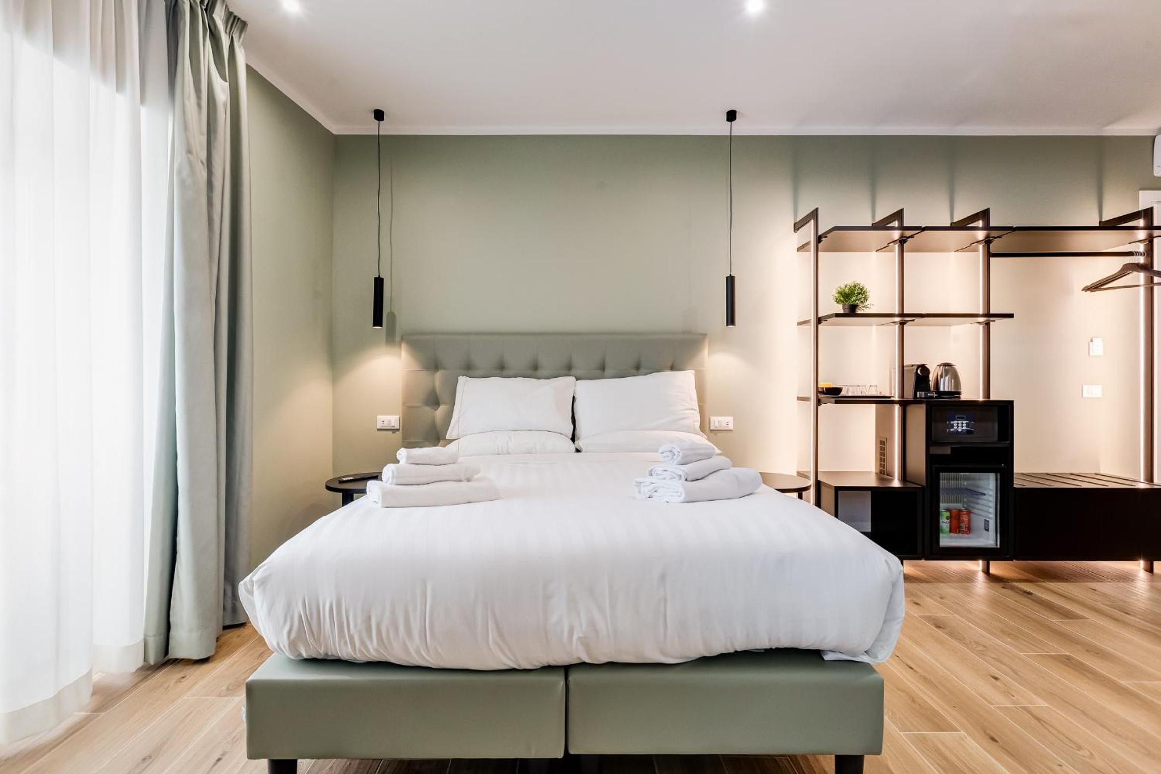 LISA SUITE