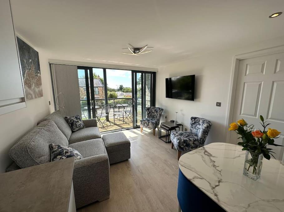 Polmear Apartments, Charlestown