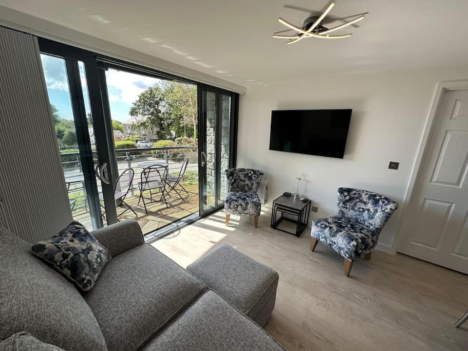 Polmear Apartments, Charlestown