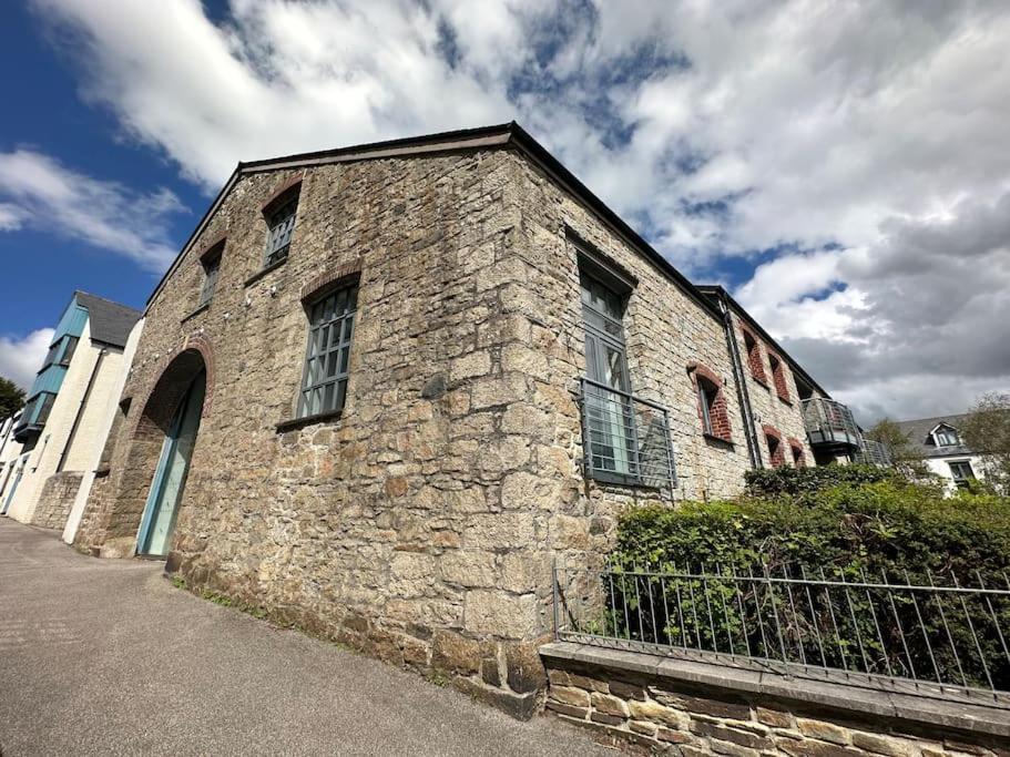 Polmear Apartments, Charlestown