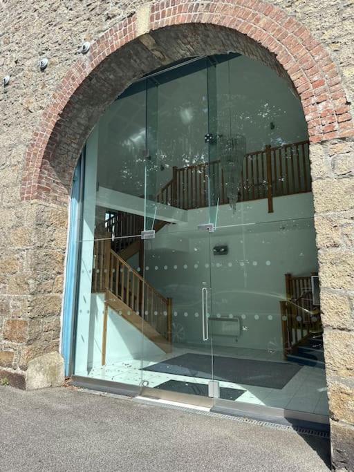 Polmear Apartments, Charlestown