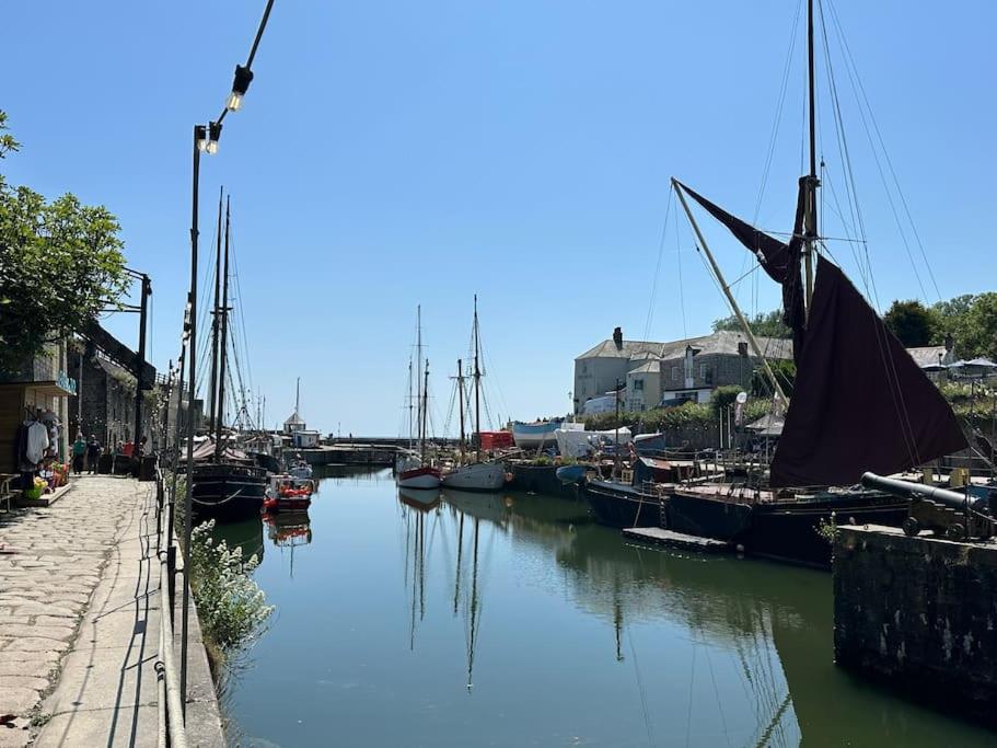 Polmear Apartments, Charlestown