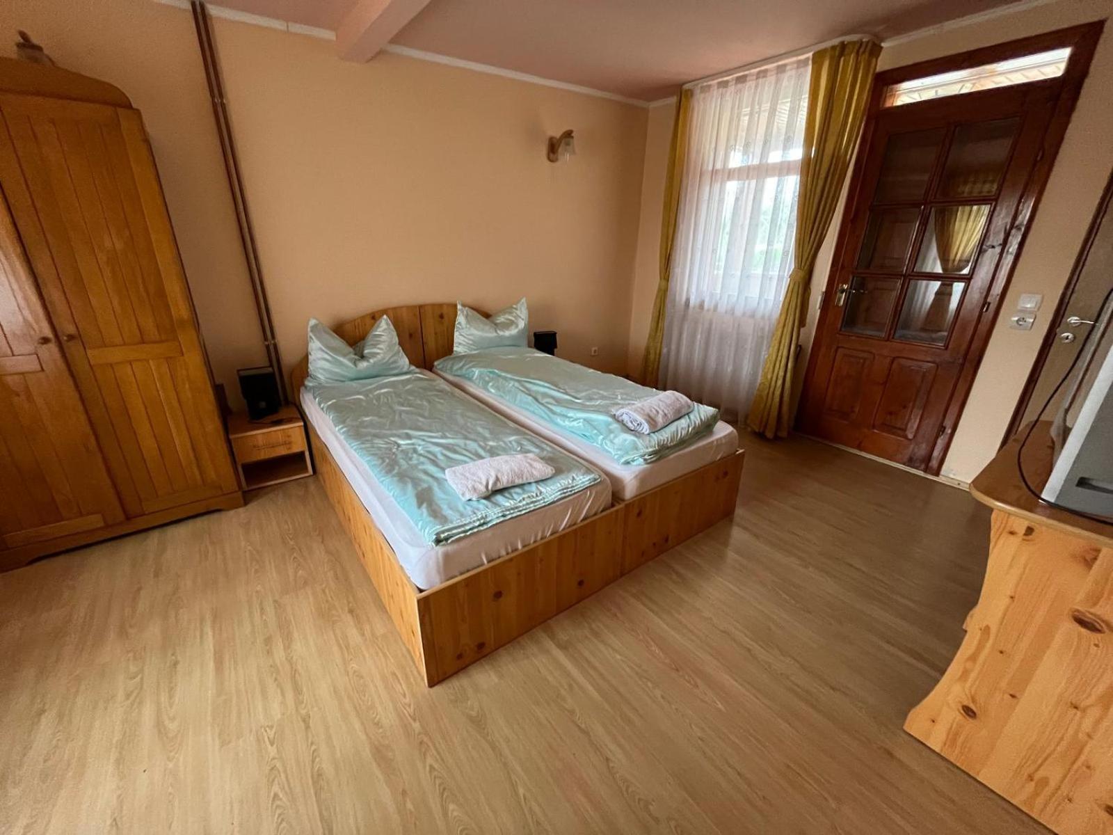 Cheerful 5-bedroom house close to Baile Felix 19km view 4