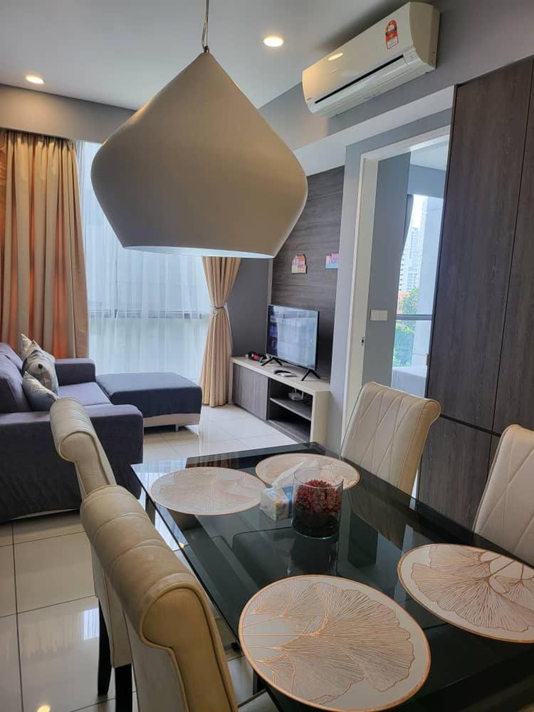 Modern And Cozy Robertson Apartment Bukit-Bintang City Centre